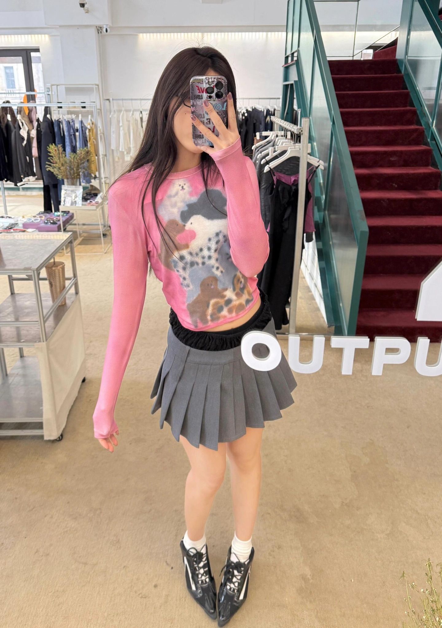 NO:319764,Carne bollente 25Ss spring and summer series pink puppy slim sun protection base shirt | Exclusive high-end production!  The puppy base shirt is so cute!  Pink matching design puppy print, a very lively and lively long-sleeved base shirt~ S/M/L on sale in stock, alexander wang19860909批 Carne bollente 25Ss春夏系列粉色小狗修身防晒打底衫丨独家高版本出品！小狗打底衫也太可爱啦！粉色搭配设计感小狗印花,非常活泼灵动的一款长袖打底衫～现货发售S/M/L,,alexander wang,Women's clothing