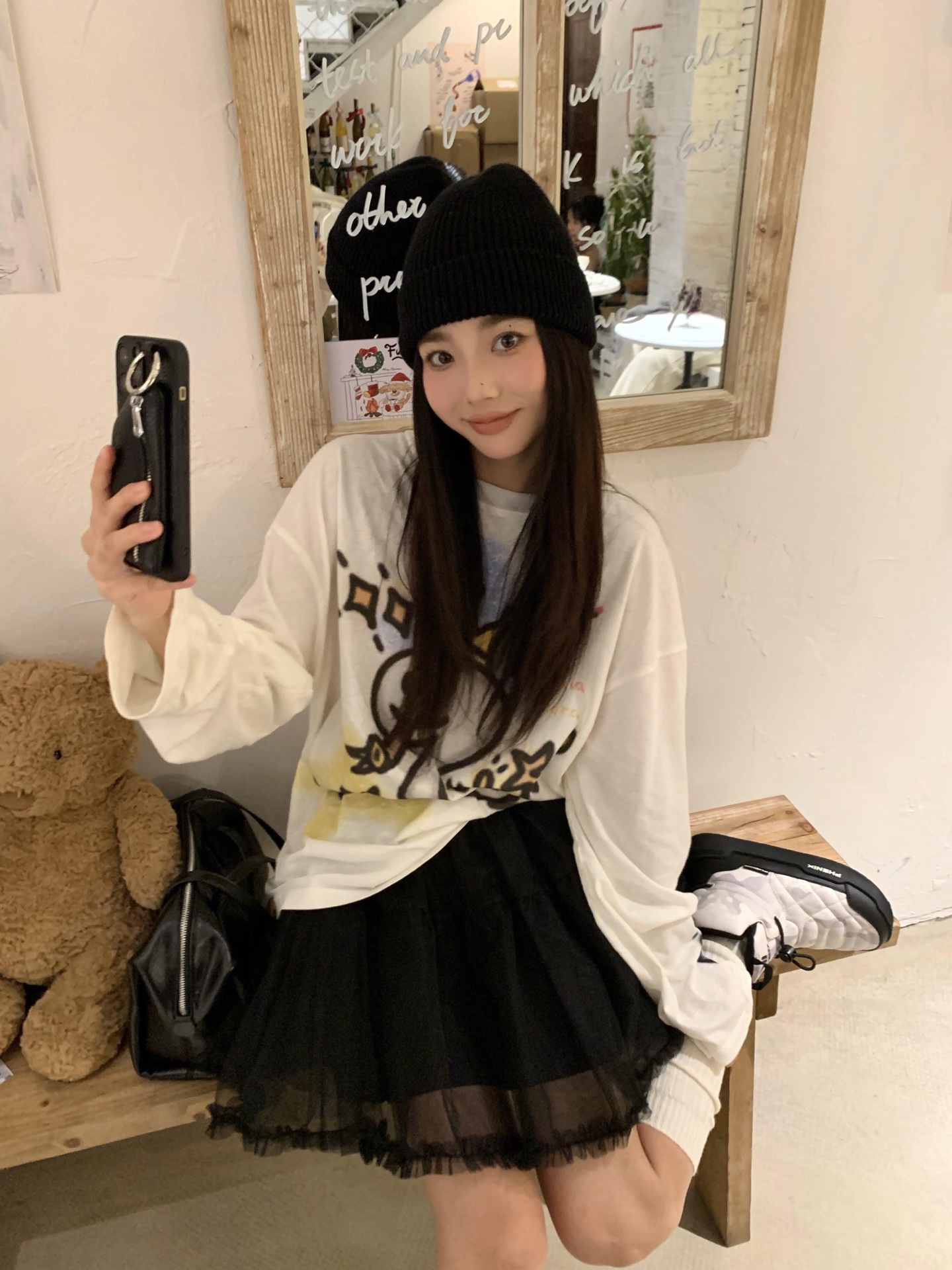 NO:320003,Alexia sandr* 25 Snake Year Limited New Style Little God of Wealth Greedy Snake Long Sleeve T-shirt | Exclusive high-end production!  The color matching and pattern are very beautiful, and the fabric is skin-friendly and comfortable. The unique long-sleeved ragdoll design perfectly adapts to the round shoulder and thick back, cleverly modifying the shoulder shape, making it look slim and stylish visually. It is absolutely super eye-catching when wearing it alone in the spring!  The style is also very loose and comfortable, and it doesn't pick on the figure at all~S/M/L,,tees, t-shirt,alexander wang19860909批 Alexia sandr* 25蛇年限定新款 小财神贪吃蛇长袖T恤丨独家高版出品！配色和图案都很好看,面料亲肤舒适.独特的插肩长袖设计,完美适应圆肩与背厚体态,巧妙修饰肩型,视觉上显瘦有型.开春了单穿绝对超级亮眼！版型也是非常宽松舒适,完全不挑身材~现货发售 S/M/L,,tees，t-shirt,alexander wang,Women's clothing