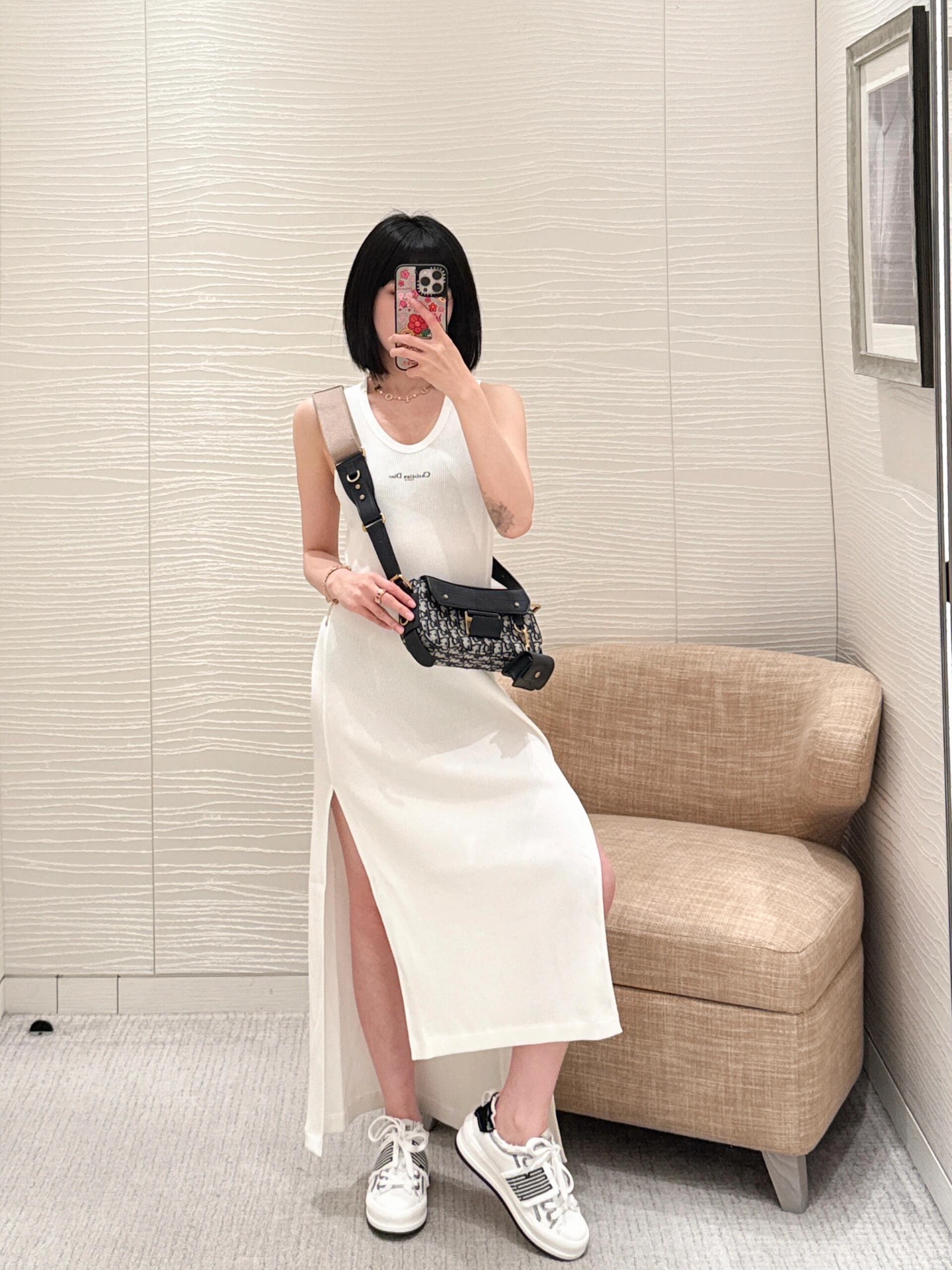 NO:428923,Dio*25Ss spring and summer new model, micro-label embroidered threaded mid-length vest dress | Exclusive high-end production!  Contract the treasures and versatile items for the whole summer!  The collar edges are all seamlessly spliced ​​and integrated molding, and the workmanship quality depends on the details!  Differentiate the market version!  The waist-hugging style design, three-dimensional cutting, and the upper body effect is amazing!  Custom thread edge collection is smooth and smooth, on-site S/M/L,,dior,skirts,alexander wang19860909Dio*25Ss春夏新款 微标刺绣螺纹中长款背心连衣裙丨独家高版出品！承包一整个夏天的宝藏百搭单品！领边皆采用无缝拼接一体成型工艺,做工品质看细节！区别市场版本！收腰版型设计,立体裁剪,上身效果绝绝子！定制螺纹收边平整流畅,现货发售 S/M/L,,dior,skirts,alexander wang,Women's clothing