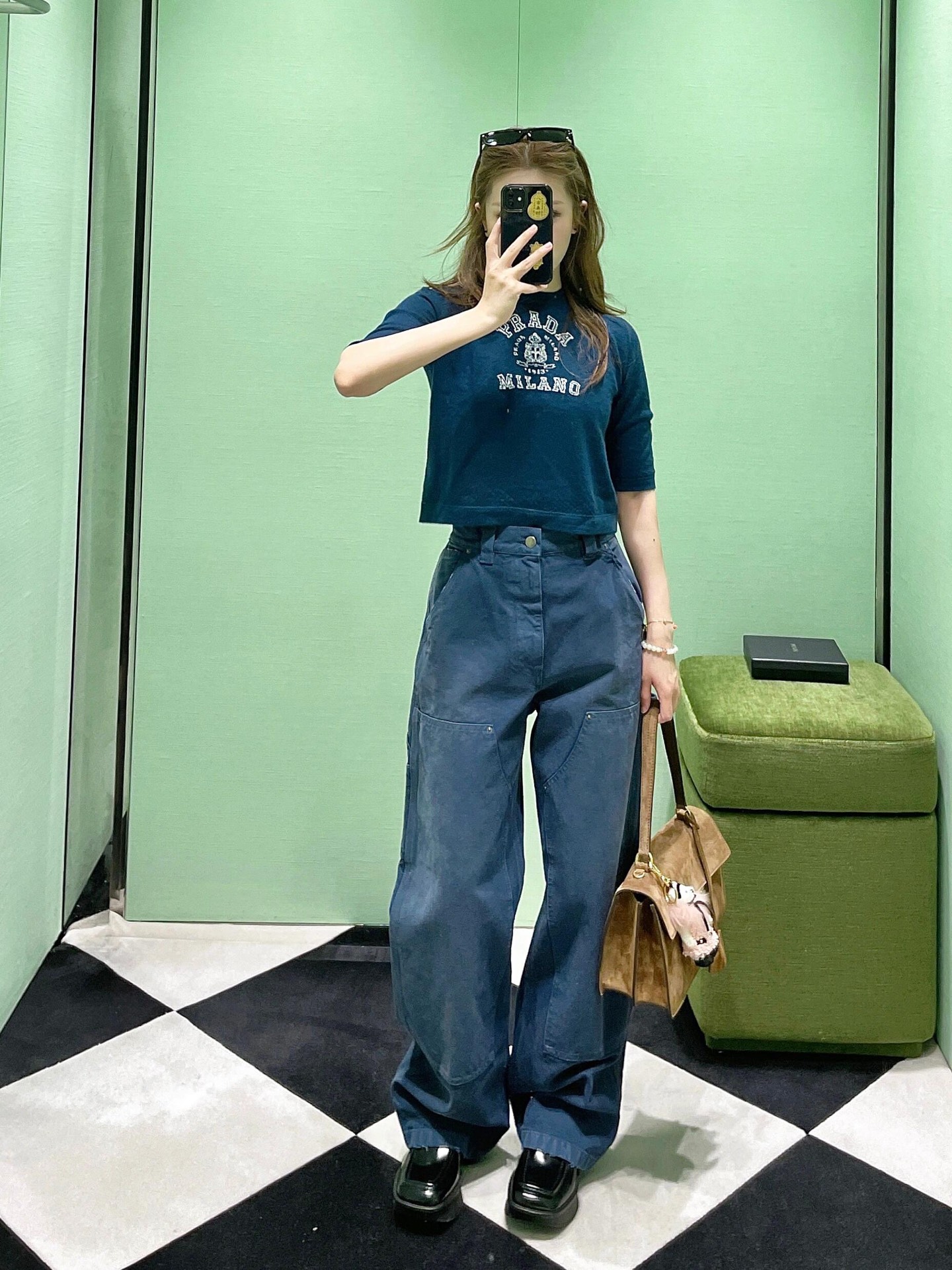 NO:320026,Pra*a25Ss spring and summer new style canvas work pants | exclusive yb development!  High-end production!  Martin cloth (also a kind of canvas) is very tough and has a completely different texture from our traditional canvas fabric. However, compared to the jacket we made before, the pants are thinner. The color is also required to be tested for washing water, and the color is washed repeatedly and stir-fryed. The effect is the color, the hardness of the fabric, and the buttons are also old and old. The leather part is real cowhide, and the old effect shows that each piece of the effect is different, and the texture is unique. The details are in full and perfect for the workmanship. S/M/L, prada, jackets & coats, cowhide, alexander wang19860909批 Pra*a25Ss春夏新款 帆布工装裤丨独家yb开发！高版出品！马丁布（也是帆布的一种）很有韧性挺阔,跟我们传统帆布面料是完全不同质感,但是相比我们之前做的外套,这个裤子会薄一些,洗水一样需要试色,反反复复洗水炒色,试效果试颜色,面料的硬挺度,纽扣也是旧旧的做旧效果.皮质部分为真牛皮,做旧效果呈现每块效果都不同,且纹路都是独一无二的.细节全面到位完美做工品质.现货发售 S/M/L,,prada,jackets & coats,cowhide,alexander wang,Women's clothing