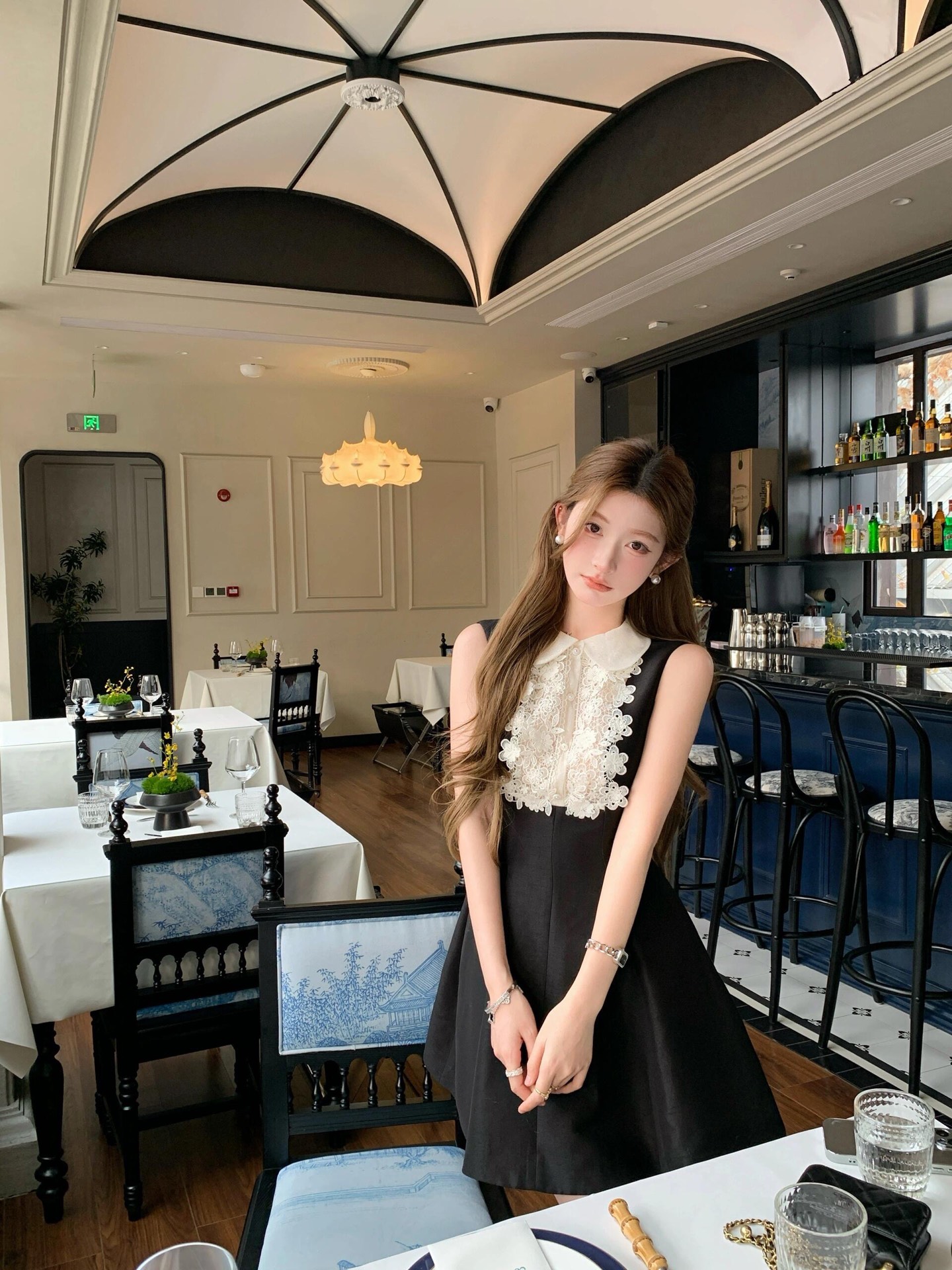 NO:329610,JORYA* 25Ss spring and summer new style lace doll collar Lusi same small black skirt丨Exclusive high-end production!  Princess Weiwei's puffy skirt is retro and has the sweetness of a girl!  This French little black dress is really my favorite!  The sleeveless design and lace doll collar make you look elegant and slim. Wear it to attend a birthday party and you will be the focus of the audience!  S/M/L, skirts, alexander wang19860909JORYA* 25Ss春夏新款 蕾丝娃娃领露思同款小黑裙丨独家高版出品！微微公主蓬蓬裙摆 复古的同时又有少女的甜美感！这款法式小黑裙真的是我的心头好！无袖设计加上蕾丝娃娃领,既气质又显瘦,穿上它去参加生日聚会,你就是全场的焦点！现货发售 S/M/L,,skirts,alexander wang,Women's clothing