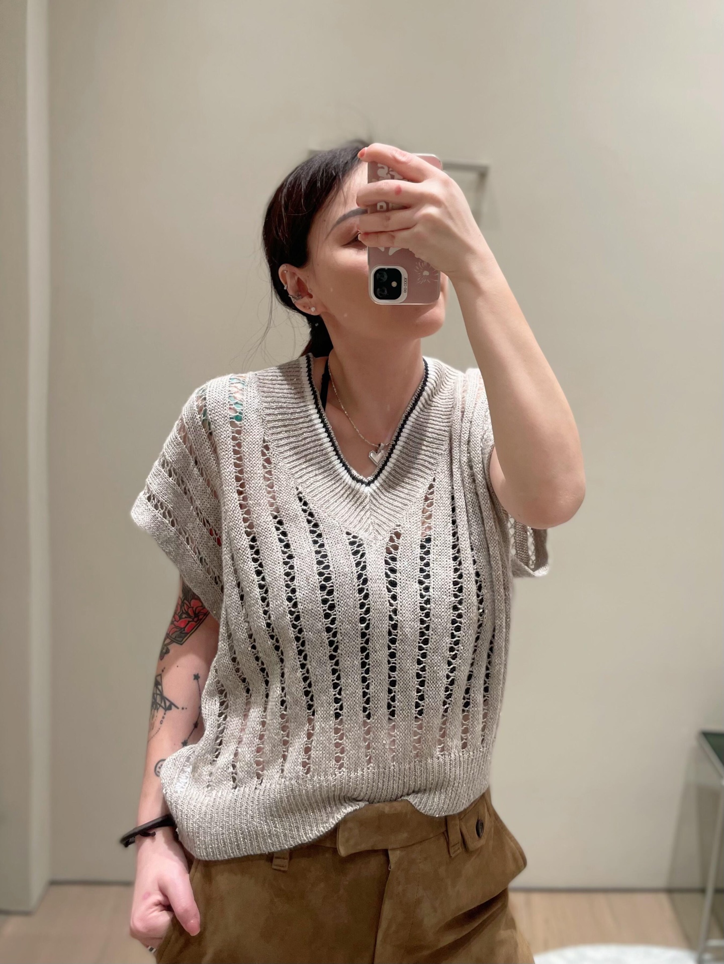 NO:330362,Brunello Cucin*li 25Ss spring and summer new style linen sequin vest vest | exclusive yb development!  High-end production!  Customized yarn design mesh hollow heavy industry technology, exquisite, simple, high-end and atmospheric, and a magical shape stacking tool!  Heavy industry is extremely luxurious!  Classic, unselected, super slim on the upper body, S/M/L on sale in stock, brunello cucinelli, alexander wang19860909Brunello Cucin*li 25Ss春夏新款 亚麻亮片马甲背心丨独家yb开发！高版出品！定制纱线设计网眼镂空重工工艺 精致简约高级大气 造型叠搭神器！重工奢华绝绝子！经典不挑人上身超显瘦,现货发售S/M/L,,brunello cucinelli,alexander wang,Women's clothing