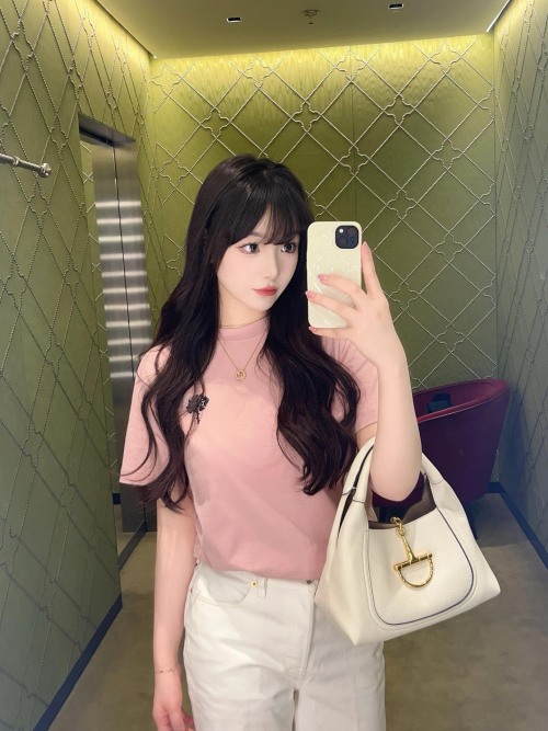 Gucci 25SS Pink Floral Embroidered Crew Neck Short Sleeve T-Shirt