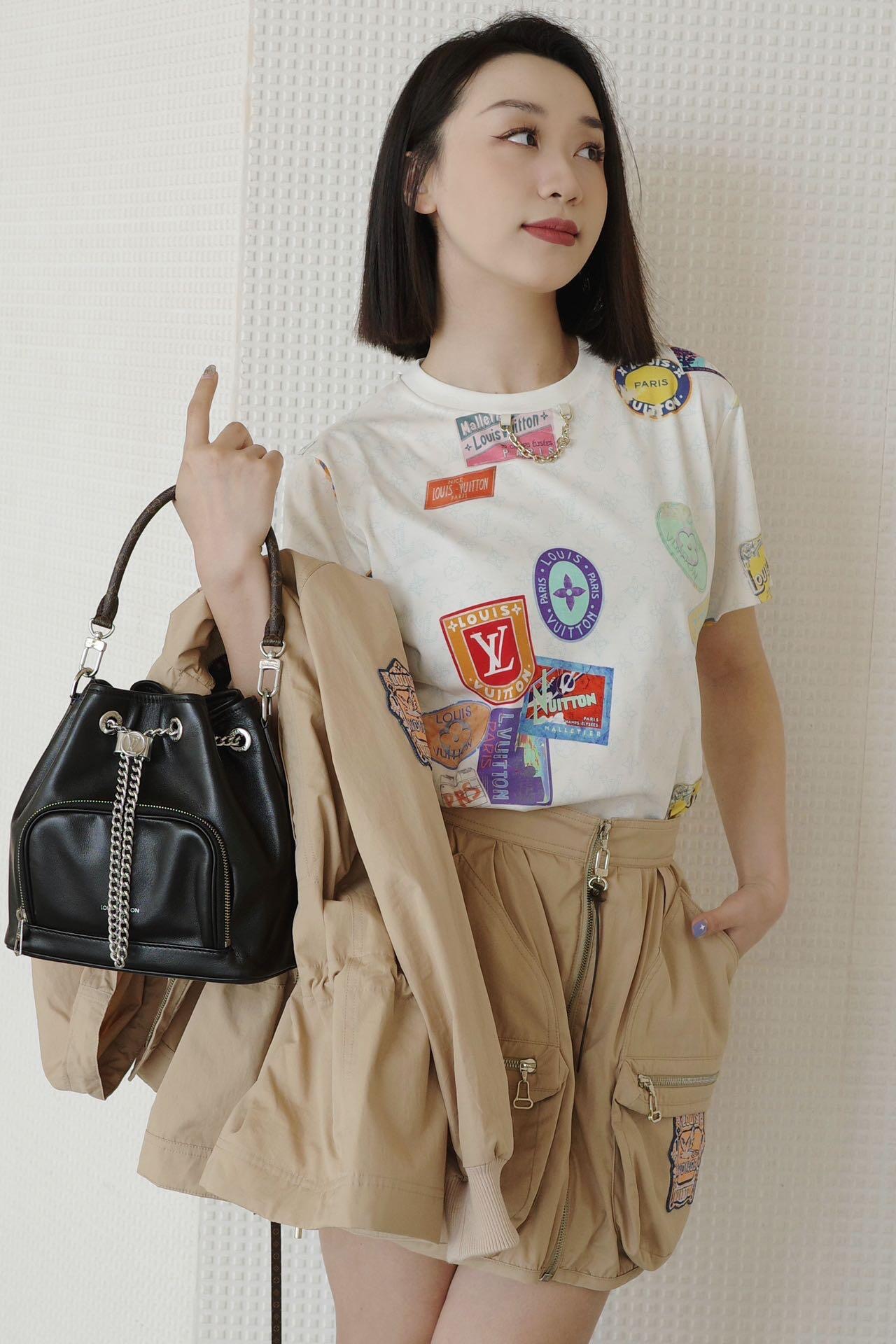 Louis Vuitton Women's Cotton Knit T-Shirt with Monogram Logo and Chain Detail 1 i1745986567911 3113 0 0