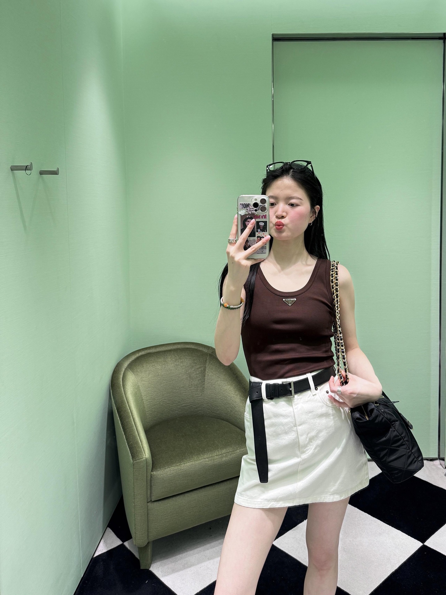 NO:412332,Prad* 25Ss spring and summer new style triangular elevated standard cotton vest丨Exclusive yb development!  High-end production!  The workmanship details are in place!  Imported fabrics are exquisite and invincible in texture!  The temperament of a girl with age reduction is versatile, and the classic slim fit H-style greatly reduces slimming!  Fashionable essential items. S/M/L on sale in stock, prada, alexander wang19860909Prad* 25Ss春夏新款 三角标高定纯棉背心丨独家yb开发！高版出品！版型做工细节全面到位！进口面料细腻质感无敌！减龄少女气质百搭,经典修身H版型巨减瘦！时髦必备单品.现货发售S/M/L,,prada,alexander wang,Women's clothing