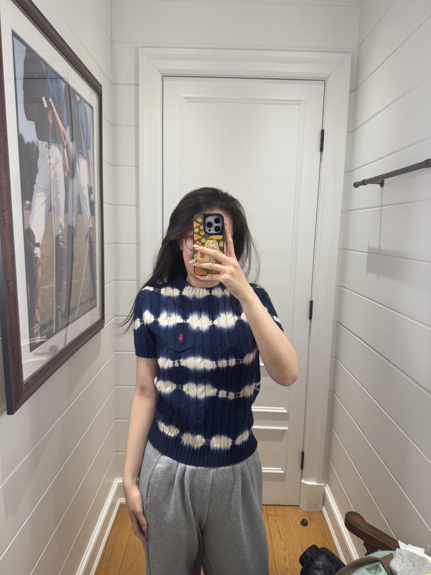 NO:331709,Ralph Laur*n 25Ss spring and summer new style, rich American style round neck cork tie-dyed gradient top丨Exclusive yb development!  High-end production!  Navy blue summer fresh atmosphere!  Quality control is a must-have. Custom imported pure cotton yarn has an invincible texture!  A fashionable girl with age-reducing temperament must be included!  Children's high-end retro casual style. The style is versatile and not picky. S/M/L, loro piana, alexander wang is available in stock19860909Ralph Laur*n 25Ss春夏新款 浓郁美式风圆领绞花扎染渐变上衣丨独家yb开发！高版出品！海军蓝夏日清新氛围感！品质控必入.定制进口纯棉纱线质感无敌赞！减龄少女气质时髦精必入！童趣高级复古随性风.版型百搭不挑人.现货发售S/M/L,,loro piana,alexander wang,Women's clothing