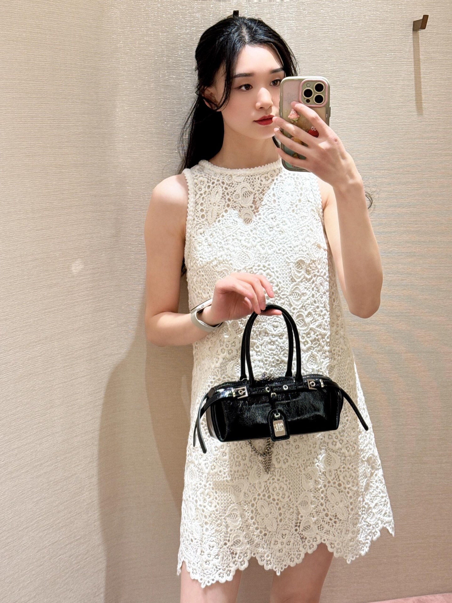 NO:332406,Batch Jory* 25Ss Spring and Summer New Style Three-dimensional Embroidered Lace Back Zipper Round Neck Dress丨Exclusive High Edition Production!  A heavy and luxurious water-soluble lace dress with beauty and texture coexistence!  The complex and exquisite three-dimensional texture of heavy industry is full of high-end feeling!  The more you look at it, the harder you can give up love!  It can be easily controlled in all high-end occasions~S/M/L on sale in stock, skirts, alexander wang19860909批 Jory* 25Ss春夏新款 立体刺绣蕾丝后背拉链圆领连衣裙丨独家高版出品！重磅奢感的水溶蕾丝裙 美貌与质感并存系列！重工繁杂精致的立体纹理 满是高级感！越看越爱难割舍！各种高端场合都可轻松驾驭~现货发售S/M/L,,skirts,alexander wang,Women's clothing