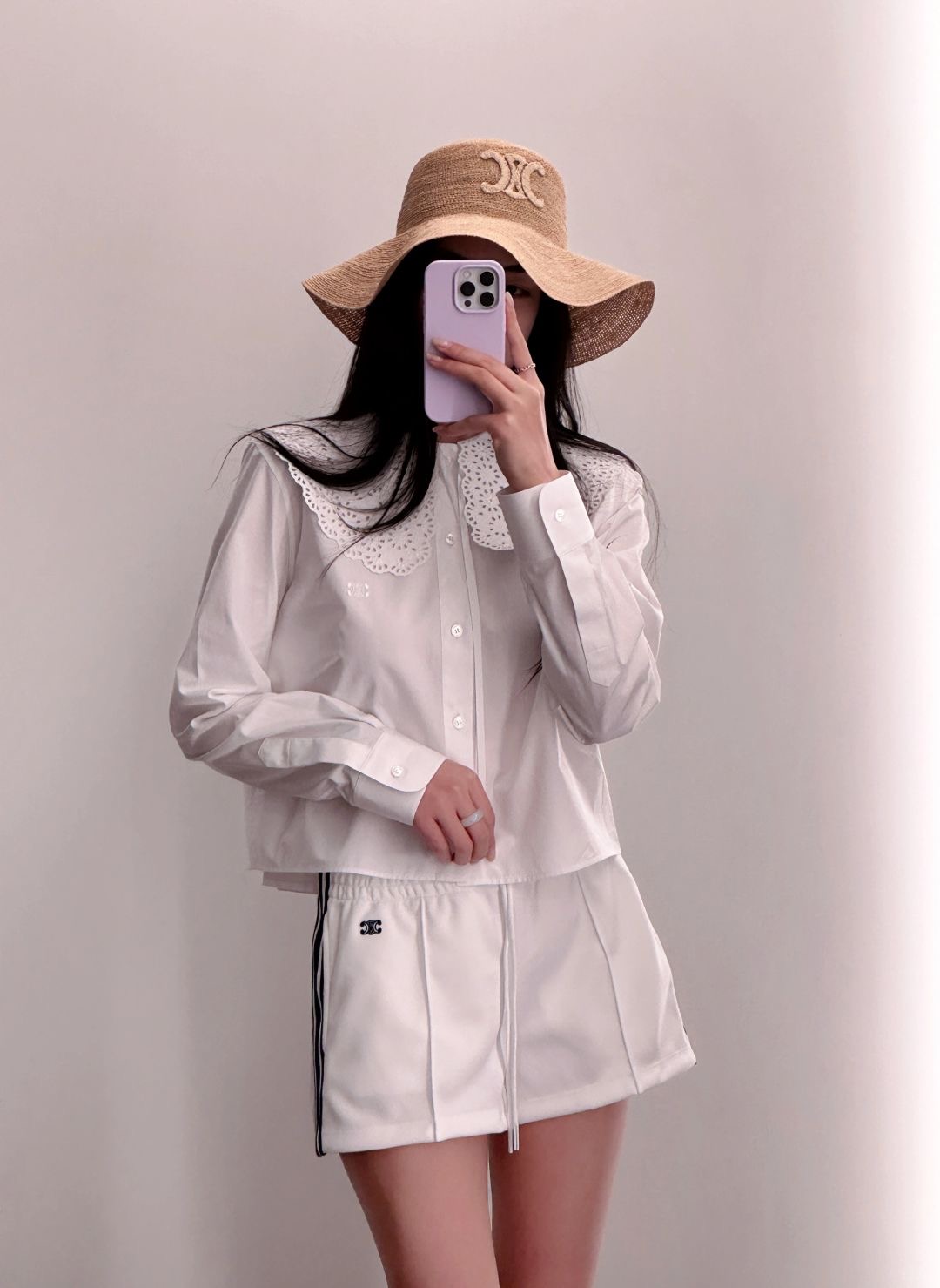 NO:426777,Celin* 25Ss spring and summer new style Arc de Triomphe embroidered college style elastic waist shorts丨Exclusive high-end production!  The style you want to wear when you go out every day ~ a very comfortable style!  Close your eyes and enter! The elastic waist design is more inclusive and sports and casual style items!  Simple design. It is a versatile artifact when you really need to wear it in summer. Simple and high-waisted style. Easy to match with various T-shirts and very fashionable! So comfortable that you don’t want to take it off. S/M/L is available in stock, celine, shorts, tees, t-shirt, alexander wang19860909Celin* 25Ss春夏新款 凯旋门刺绣学院风松紧腰短裤丨独家高版出品！日常出门就会想穿的款～非常舒适的款！闭眼入!松紧腰头设计更具有包容性运动休闲风单品！简约设计 夏天真的刚需穿上就是百搭神器 简约高腰款 轻松搭配各种T恤而且非常的时尚!舒服到不想脱下来 现货发售S/M/L,,celine,shorts,tees，t-shirt,alexander wang,Women's clothing