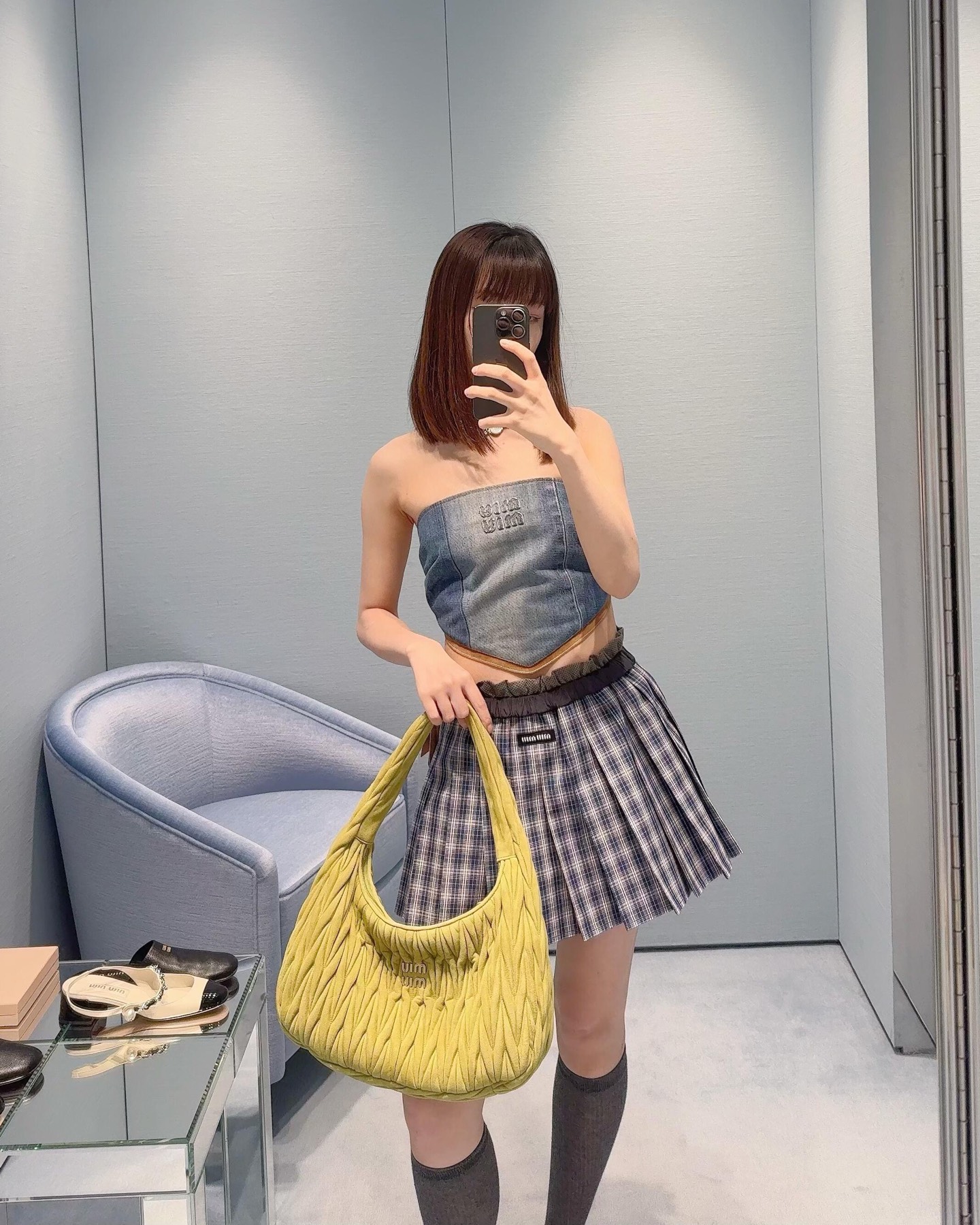 NO:412358,Miumi* 25Ss spring and summer new style, intellectual classic plaid pleated skirt丨Exclusive yb development!  High-end production!  Customized woven fabrics with brand logo patches, mesh spliced ​​lace elastic waist (it is recommended to expose the waist) pleated silhouette hem, a set of matching looks better, college style is available in stock S/M/L,,miumiu, skirts, alexander wang19860909Miumi* 25Ss春夏新款 知识分子经典格纹百褶短裙丨独家yb开发！高版出品！定制色织面料 饰有品牌标识贴饰 网纱拼接蕾丝松紧腰头（穿搭建议露出腰头）百褶廓形下摆 一套搭配更好看 学院风现货发售 S/M/L,,miumiu,skirts,alexander wang,Women's clothing