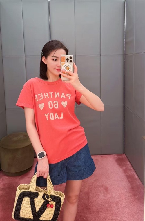 Valentino Women's Coral Cotton Graphic Print Short Sleeve Round Neck T-Shirt 1 Valentino Women's Coral Cotton Graphic Print Short Sleeve Round Neck T-Shirt