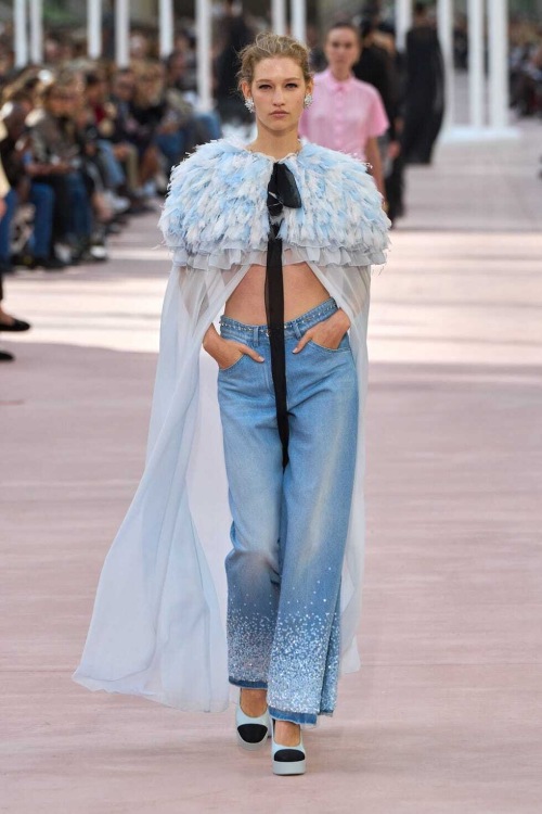 Chanel 25SS Light Wash Jeans with Sequin Detailing - Premium Denim Pants 1 Chanel 25SS Light Wash Jeans with Sequin Detailing - Premium Denim Pants
