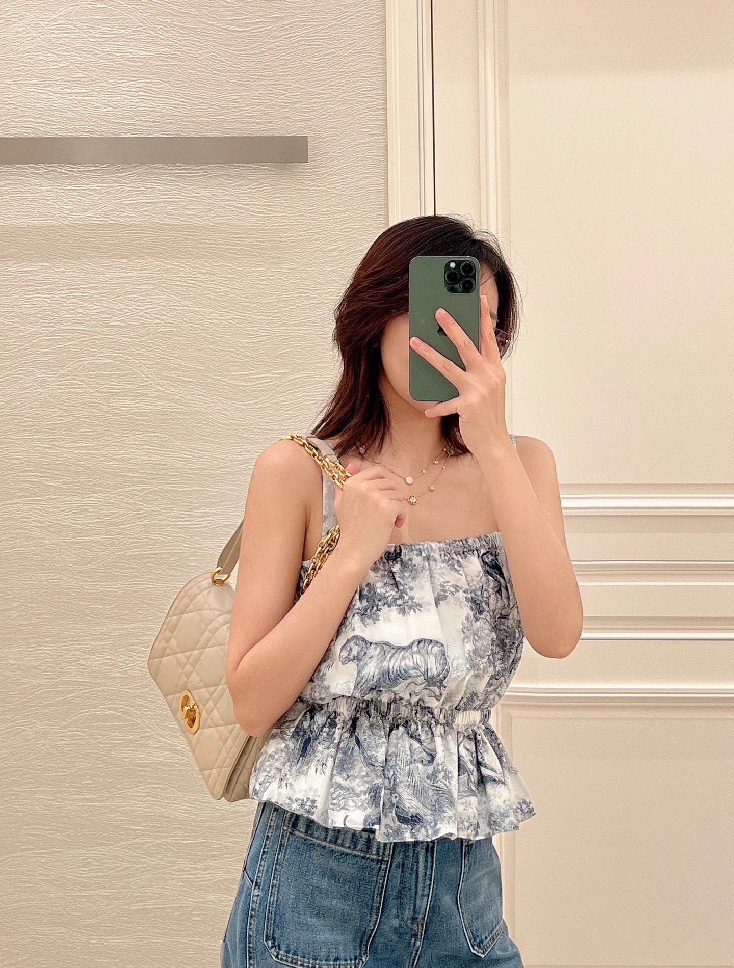 NO:417251,Dio*25Ss spring and summer new style ink printing suspenders丨Exclusive yb development!  High-end production!  The forest print pattern is fresh and natural, and can be easily controlled whether worn alone or with a jacket. It is soft and comfortable with cotton fabric, and has excellent breathability. It not only looks slim but also has a very elegant temperament!  S/M/L, dior, jackets & coats, alexander wang19860909Dio*25Ss春夏新款 水墨印花吊带丨独家yb开发！高版出品！森林印花图案清新自然,无论是单穿还是搭配外套,都能轻松驾驭,采用棉质面料柔软舒适,透气性极佳,不仅显瘦还非常有气质！现货发售S/M/L,,dior,jackets & coats,alexander wang,Women's clothing