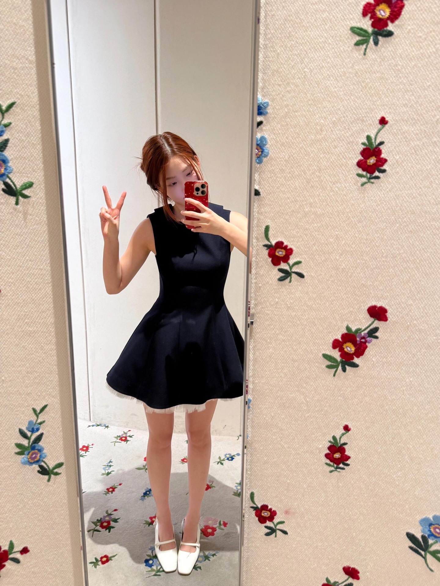 NO:424048,SHUSHU/T*NG 25Ss spring and summer new style lapel sleeveless splicing dress丨Exclusive high-end production!  A compact and simple navy collar and sleeveless design. A fluffy skirt at the hem. Lace wavy lace. Full of three-dimensionality. Super heavy industry. Any body can be controlled by sweet or salty. It is not picky about people. The upper body is a sweet and charming age-reducing girl. S/M/L is available in stock, and skirts, alexander wang.19860909SHUSHU/T*NG 25Ss春夏新款 翻领无袖拼接连衣裙丨独家高版出品！小巧简约的海军领与无袖的设计搭配 下摆蓬蓬裙摆 蕾丝波浪花边 立体感满分 超级重工的 任何身材都能驾驭 可甜可咸百搭不挑人 上身就是甜美可人的减龄少女 现货发售S/M/L,,skirts,alexander wang,Women's clothing