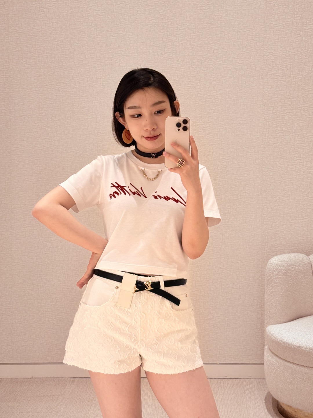 NO:434644,Louis Vuitto* 25Ss Spring and Summer New Resot Holiday Series, MONOGRAM Heavy Industry Three-dimensional Embroidery Ultra Short T-shirt | Exclusive yb development!  High-end production!  The soft and comfortable cotton knitted material is classic, fashionable and high-end!  The style is not picky about others and looks slim!  Highly recommended casual temperament items. S/M/L,,louis vuitton,tees, t-shirt,alexander wang19860909Louis Vuitto* 25Ss春夏新品Resot度假系列,MONOGRAM重工立体刺绣超短T恤丨独家yb开发！高版出品！取材柔软舒适的棉质针织,经典时髦又高级！版型不挑人上身巨显瘦！强烈推荐休闲气质单品.现货发售 S/M/L,,louis vuitton,tees，t-shirt,alexander wang,Women's clothing