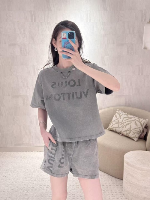 Louis Vuitton 25SS Chain T-Shirt & Shorts Set: Vintage Wash, Logo Print 1 Louis Vuitton 25SS Chain T-Shirt & Shorts Set: Vintage Wash, Logo Print