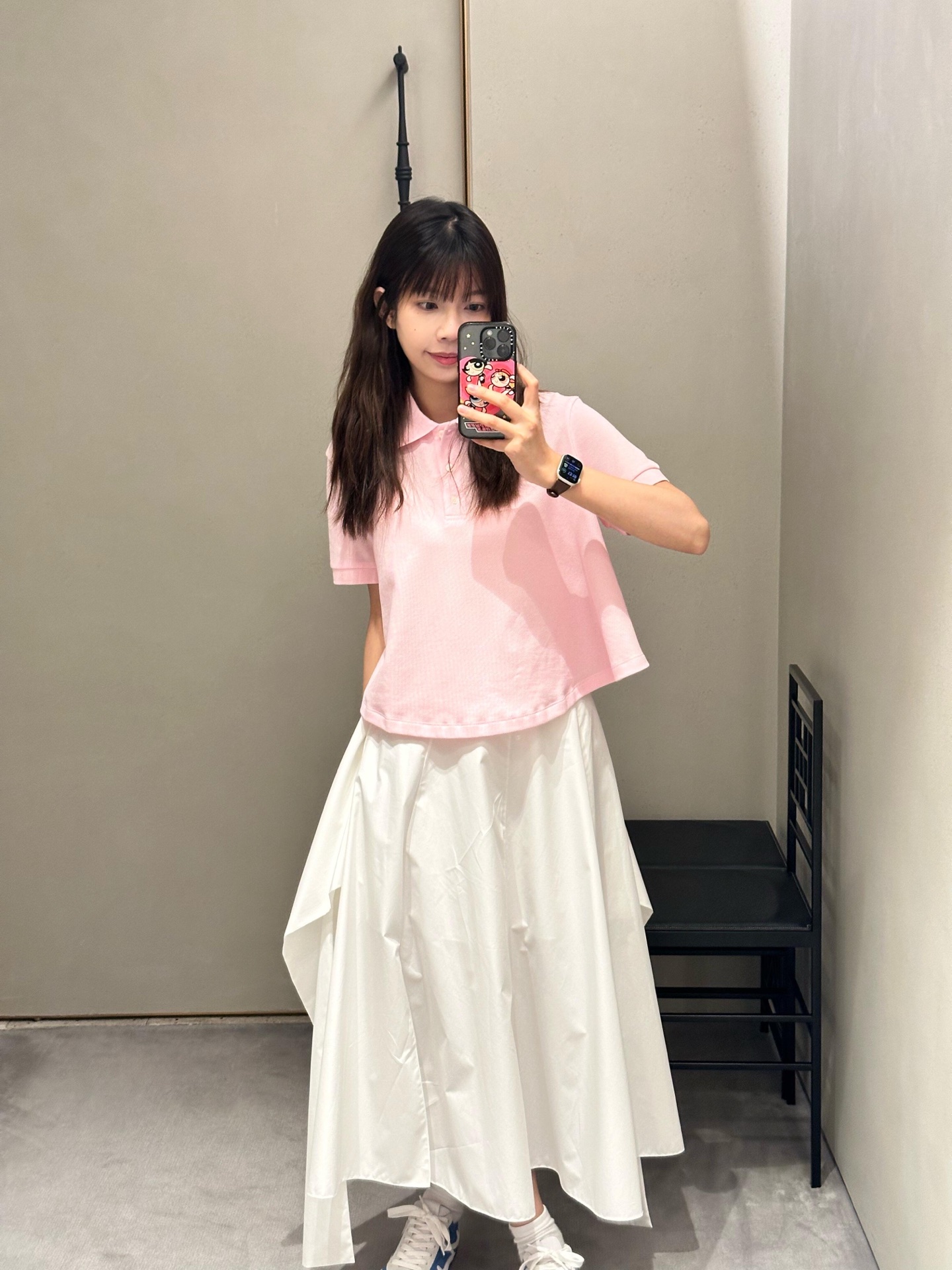 NO:435122,Loew* 25Ss spring and summer new style, classic letter logo embroidered POLO shirt丨Exclusive high-end production!  The refreshing and fashionable tee is so beautiful. It is matched with a playful and age-reducing Polo collar and a loose hem design. It can easily grasp the fashionable atmosphere. It is easy to match without picking the face and makes you look slimmer!  The whole piece has a very summery taste, a youthful and energetic feel, customized fabric, super comfortable texture!  Such a T-shirt is a piece for everyone in summer!  S/M/L, loewe,tees, t-shirt,alexander wang19860909Loew* 25Ss春夏新款 经典字母logo刺绣POLO衫丨独家高版出品！清爽又时髦的tee也太好看啦搭配俏皮减龄的Polo领以及下摆宽松设计 轻松拿捏时髦氛围感 不挑脸型易搭更显瘦！整件就是很夏天的味道 青春又活力的感觉定制面料 质感超级舒适！这样的T恤在夏季就是人手一件的存在！现货发售S/M/L,,loewe,tees，t-shirt,alexander wang,Women's clothing