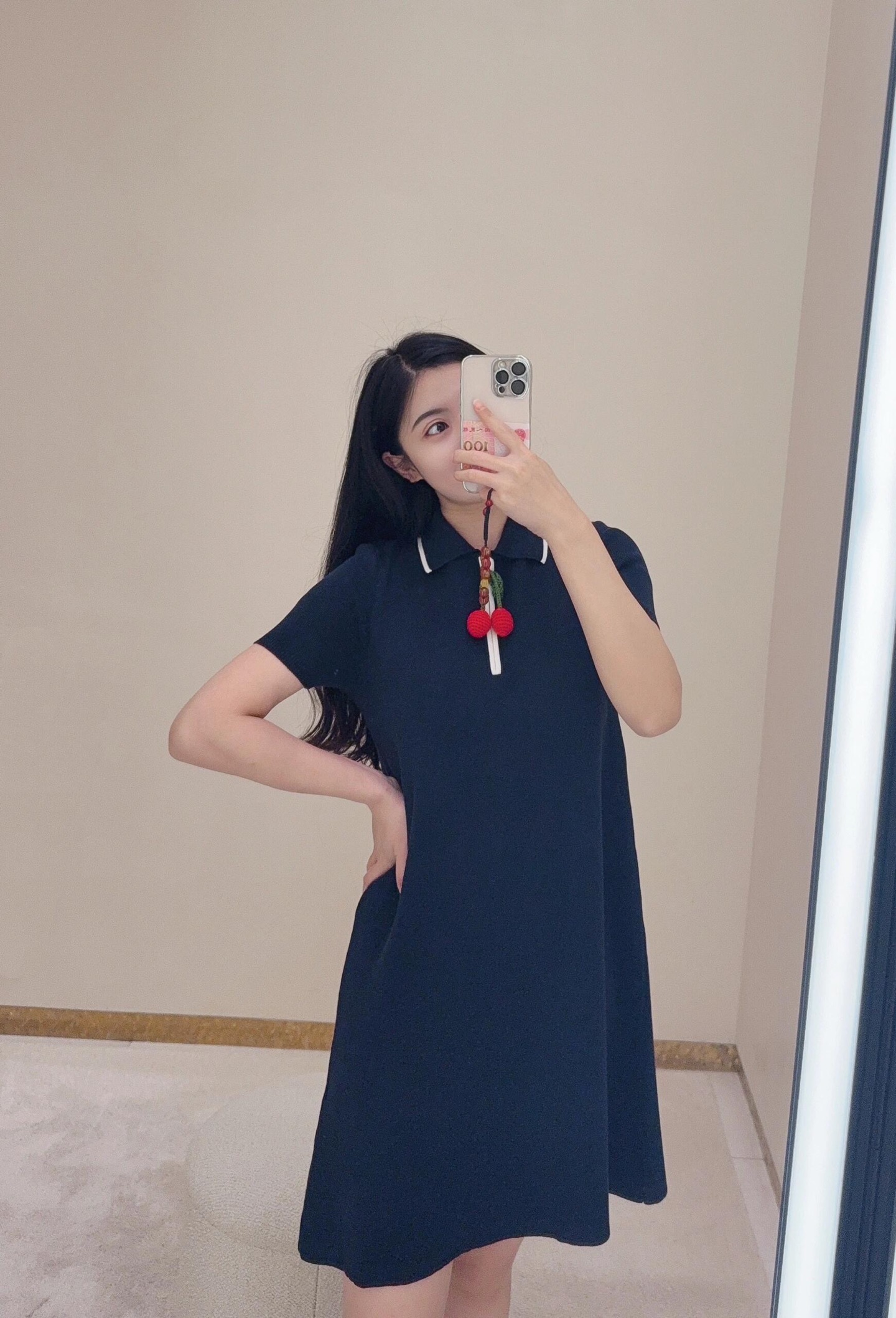 NO:436585,Valen*tino 25Ss Spring and Summer New Style Red Cherry Pendant Polo Knitted Dress丨Exclusive YB Development!  High-end production!  Cotton material, white collar contrasting trim is simple and fashionable!  The main elements of the crochet cherry decoration design decoration this year ~ the overall playful and cute is so foul!  Fashionable 1:1 Super style, workmanship quality depends on details, S/M/L is available in stock, valentino, skirts, alexander wang19860909Valen*tino 25Ss春夏新款 红色樱桃吊坠polo针织连衣裙丨独家yb开发！高版出品！棉材质,白色领口撞色边饰简约即时尚！领口钩织的樱桃装饰设计饰今年的主要元素～整体俏皮可爱到犯规！时尚感爆棚1:1超赞版型,做工品质看细节,现货发售S/M/L,,valentino,skirts,alexander wang,Women's clothing