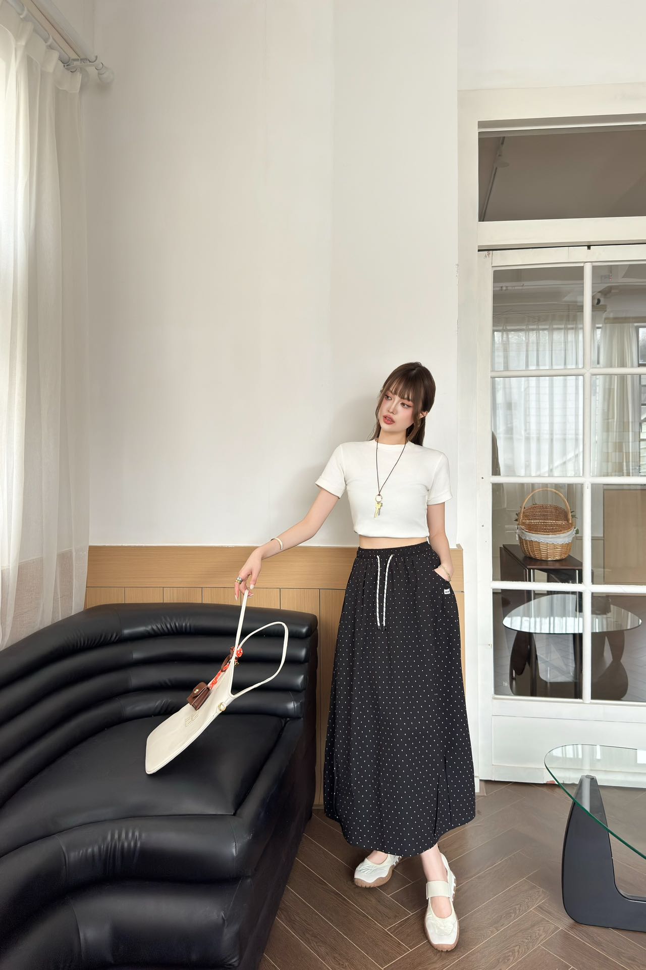 NO:433251,Miumi* 25Fw spring and summer new style, star-shaped micro-marked polka dot drawstring half-length skirt丨Exclusive high-end production!  Fresh vacation style French romantic and elegant white and rich beauty must-have items Classic black and white polka dots and starry patterns Spring and summer shirts or sunscreens are suitable for matching. Different occasions make it easy to control. S/M/L on sale in stock, miumiu, skirts, shirts, alexander wang19860909Miumi* 25Fw春夏新款 满天星微标波点抽绳半身长裙丨独家高版出品！清新的度假风气息 法式浪漫优雅的白富美必备单品 经典黑白波点满天星点点图案 春夏衬衫或防晒衣都很适穿搭配 不同场合 让你轻松驾驭 现货发售S/M/L,,miumiu,skirts,shirts,alexander wang,Women's clothing