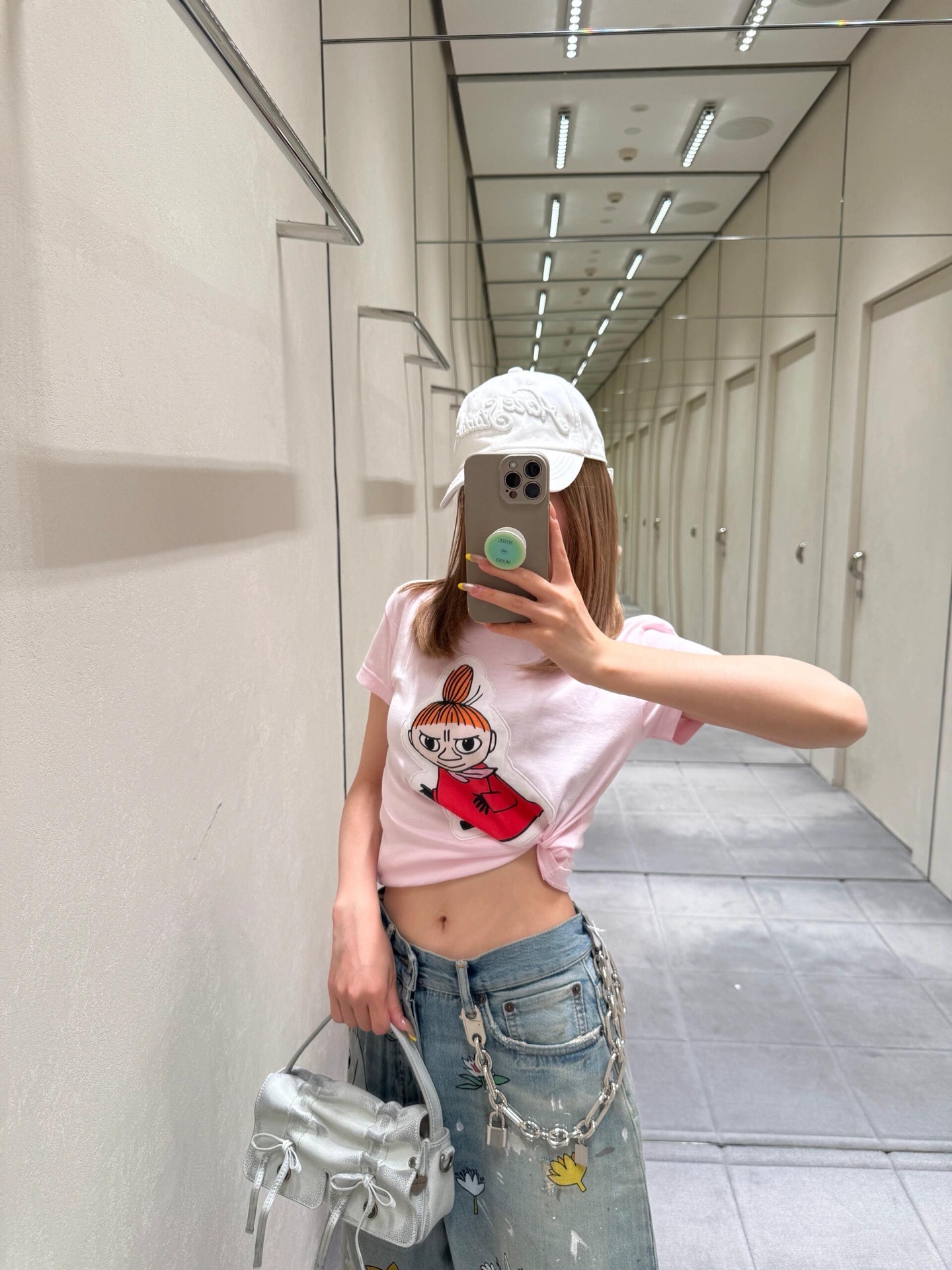 NO:435091,Acne Studio*s 25ss Spring and Summer New Style Exquisite Cartoon Applied Embroidered Round Neck Short Sleeve T-shirt丨Exclusive YB development!  High-end production!  Customized fabrics are comfortable and easy to wear, contrasting colors and patterns are low-key and luxurious, and age-reducing Girls' Generation!  A must-have artifact for white, rich and beautiful women!  The classic style is versatile and not picky. It is highly recommended to keep your own style!  Workmanship quality depends on the details ~ S/M/L, acne studios, T-shirt, tees, t-shirt, alexander wang19860909Acne Studi*s 25ss春夏新款 精致卡通贴布绣圆领短袖T恤丨独家yb开发！高版出品！定制面料舒适好穿 撞色色系图案低调奢华 减龄少女时代！白富美必备神器！经典版型百搭不挑人 强烈推荐自留款！ 做工品质看细节 ~现货发售S/M/L,,acne studios,T-shirt,tees，t-shirt,alexander wang,Women's clothing