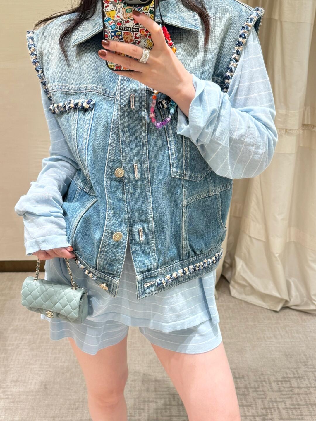 Chanel Denim Vest: Vintage Wash, Hand-Woven Trim, Slim Fit - Must-Have Layering Piece 9 i1750739023454 8589 0 7