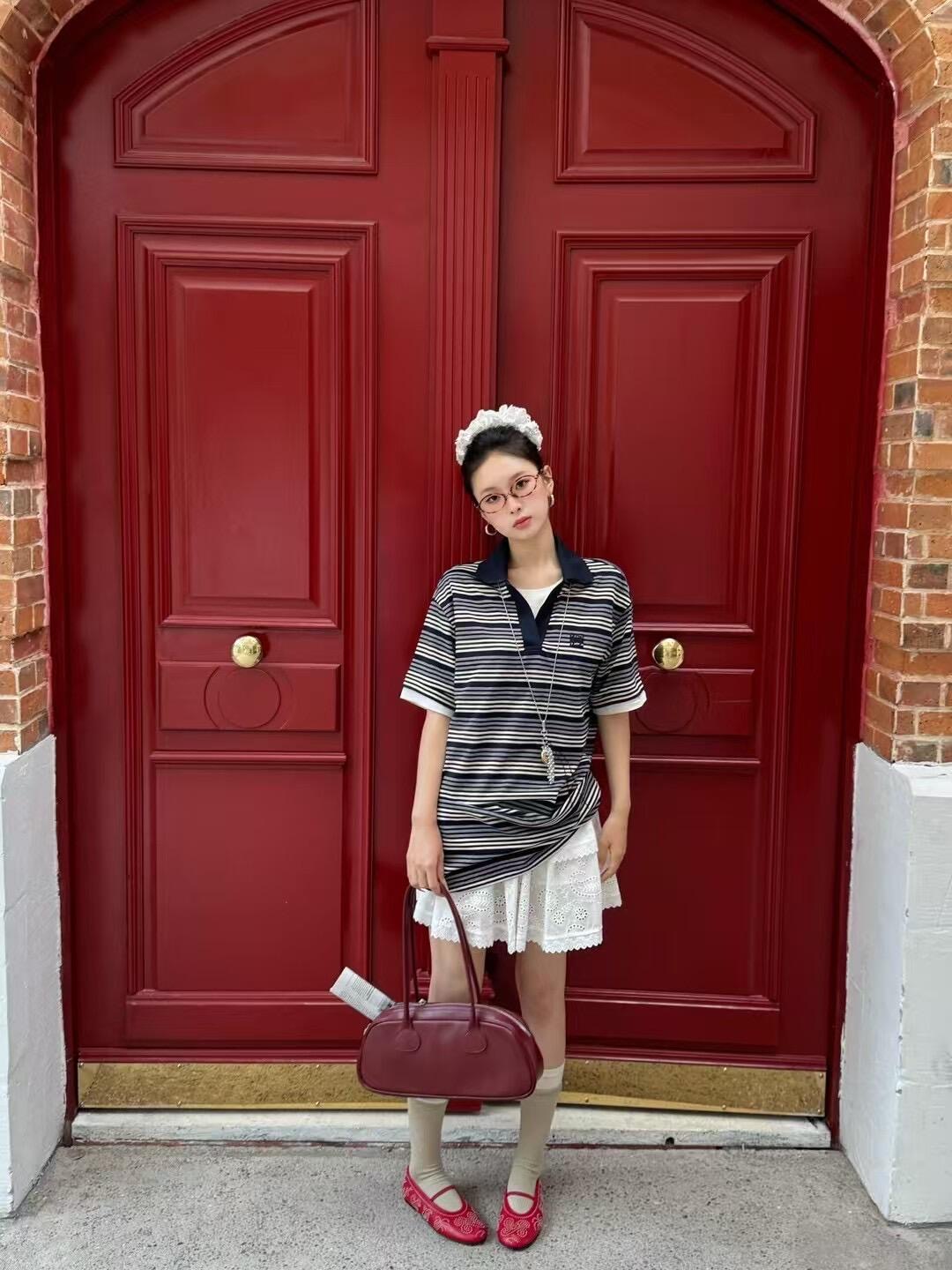 NO:436246,ICEDU*T 25Ss Spring and Summer New Style Fake Two-Piece Striped POLO Dress丨Exclusive High-Performance Production!  Retro striped color scheme, a tasteful temperament girl feels very casual and has a little woman’s feeling. The whole skirt is very good. Whoever wears it is a temperamental girl’s custom fabric is soft. The upper body is a comfortable and comfortable feel baby!  Close your eyes and rush!  S/M/L, skirts, alexander wang19860909ICEDU*T 25Ss春夏新款 假两件条纹POLO连衣裙丨独家高版出品！复古的条纹配色 穿上就是有品味的气质女孩休闲感很足 又带有小女人的感觉 整件裙子的版型很优秀 谁穿谁是气质型女孩定制面料质地柔软 上身就是舒适又自在的feel宝宝们！闭眼冲！现货发售S/M/L,,skirts,alexander wang,Women's clothing