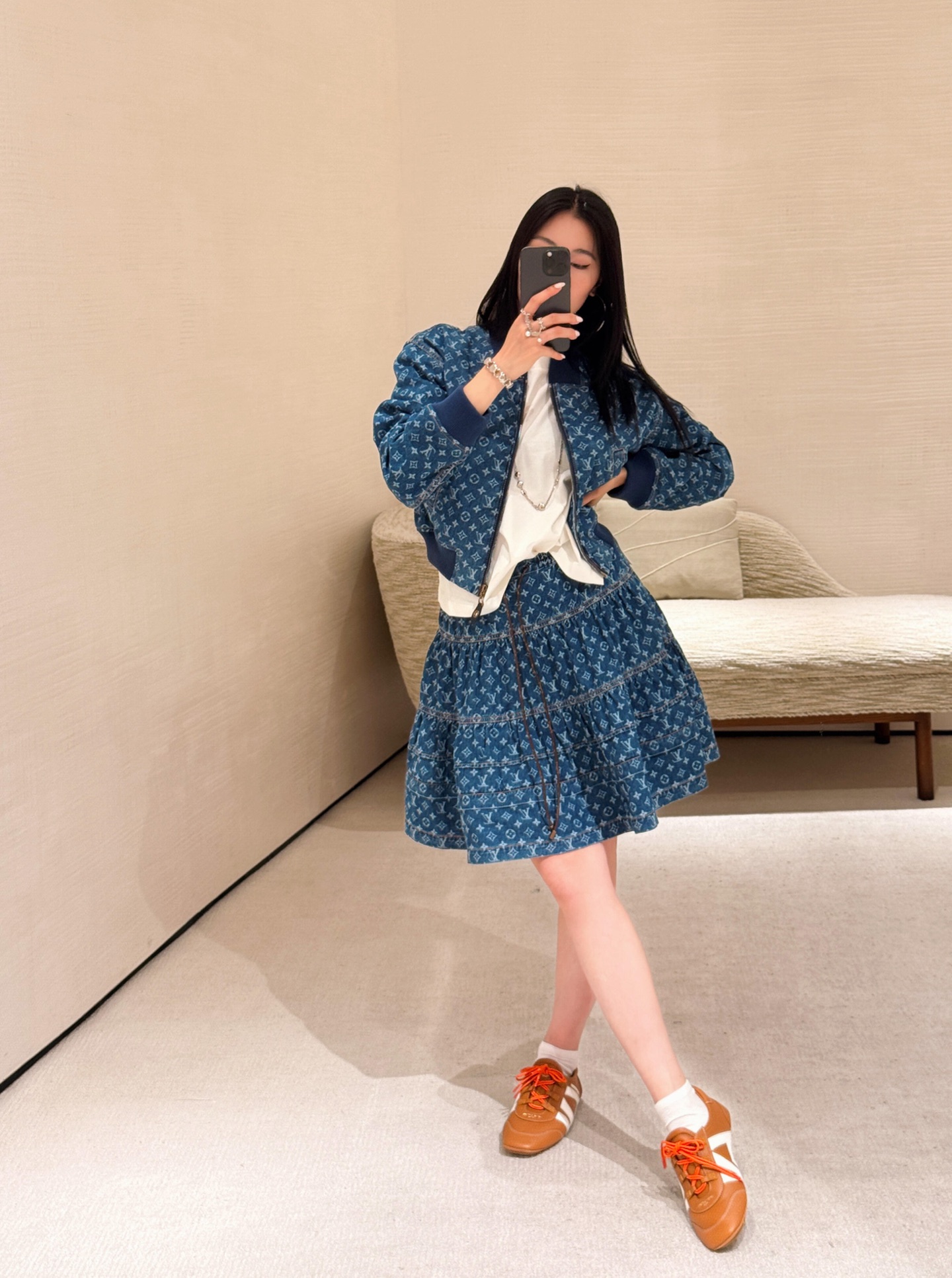 NO:445310,Louis Vuitt*n 25Fw early autumn new model laser printed cake skirt hem denim skirt丨Exclusive high-end production!  The big A-skirt can be sweet or salty, and the upper body is so hot!  The classic style is not picky and versatile and fashionable!  Super slim on the upper body!  Customized hardware accessories Highly recommended single items, S/M/L on sale in stock, louis vuitton, skirts, alexander wang19860909Louis Vuitt*n 25Fw早秋新款 激光印花蛋糕裙摆牛仔半裙丨独家高版出品！大A裙摆可甜可盐上身A爆啦！经典版型不挑人百搭又时髦！上身超显瘦！定制五金配件 强烈推荐单品,现货发售S/M/L,,louis vuitton,skirts,alexander wang,Women's clothing