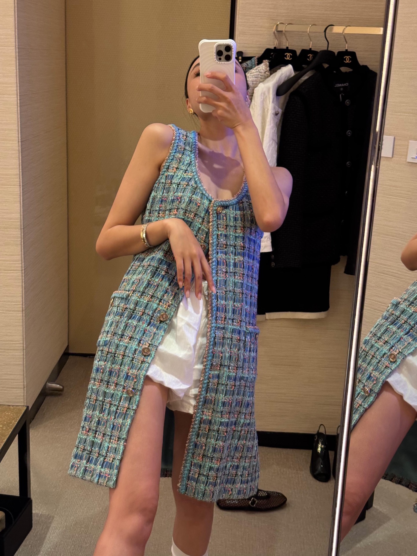 NO:444444,Cahen* 25A high-end handicraft workshop series new style, celebrity style blue-green small fragrance style thick tweed sleeveless dress | Exclusive yb development!  High-end production! 高级定制粗花呢编织面料 面料舒适柔软 圆领单排扣口袋设计 配以独特狮子头金属扣点缀 颜色很亮眼 H版型剪裁 上身显得非常优雅女儿范 单穿或叠穿同系列外套都很奶思现货发售S/M/L,,skirts,jackets & coats,alexander wang19860909Cahen* 25A高级手工坊系列新款 名媛风蓝绿色小香风粗花呢无袖连衣裙丨独家yb开发！高版出品！高级定制粗花呢编织面料 面料舒适柔软 圆领单排扣口袋设计 配以独特狮子头金属扣点缀 颜色很亮眼 H版型剪裁 上身显得非常优雅女儿范 单穿或叠穿同系列外套都很奶思现货发售S/M/L,,skirts,jackets & coats,alexander wang,Women's clothing