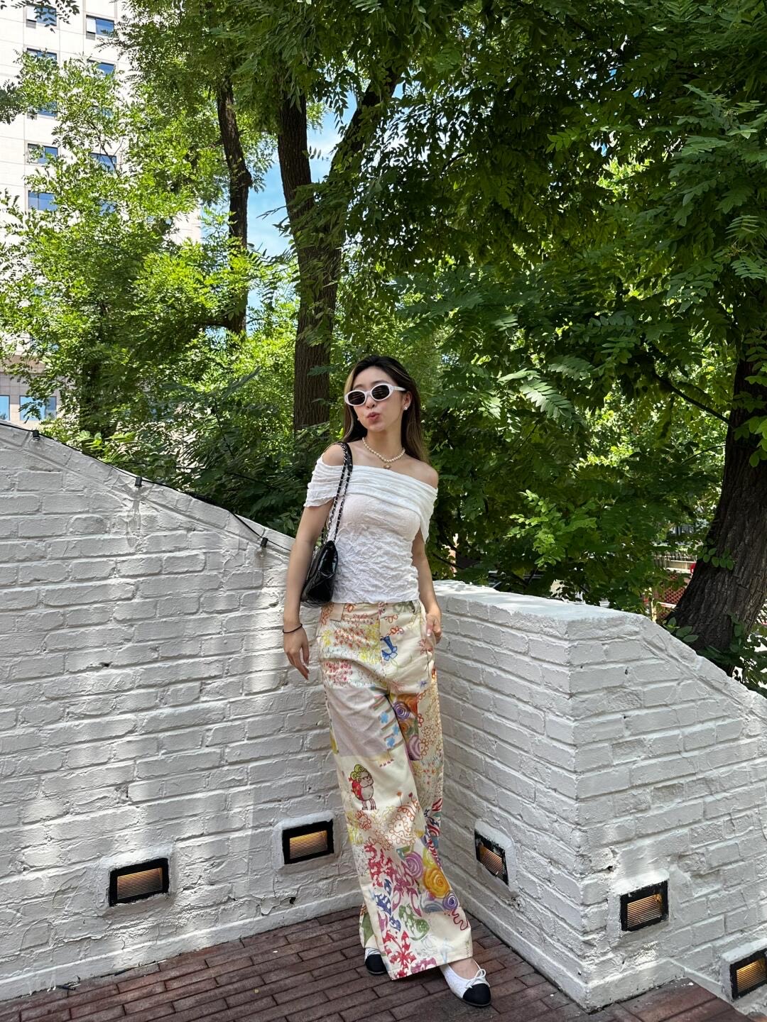NO:449765,ColinaStrada 25Ss spring and summer new style, dreamy girlish wide-leg pants | Exclusive high-end production!  The graffiti pattern looks like an artistic canvas, and the design feels full. Walking on the street, you can turn back and watch it. No matter what your figure is, you can control it. Pear-shaped sisters wear it and hide their flesh to make you look thinner. Small people can also look taller with it. American retro. Millennial hot girl style is easy to switch and match with a simple top. Wear it casually in spring. It is the most beautiful boy on the street!  S/M/L, alexander wang19860909ColinaStrada 25Ss春夏新款 梦幻少女感阔腿裤丨独家高版出品！涂鸦图案像把艺术画布穿身上 设计感直接拉满 走在街上回头率爆表 不管啥身材都能拿捏 梨形姐妹穿它藏肉显瘦 小个子也能靠它显高 美式复古 千禧辣妹风随意切换搭配简单上衣就很出挑 开春随便一穿 妥妥街头最靓的仔！现货发售S/M/L,,alexander wang,Women's clothing
