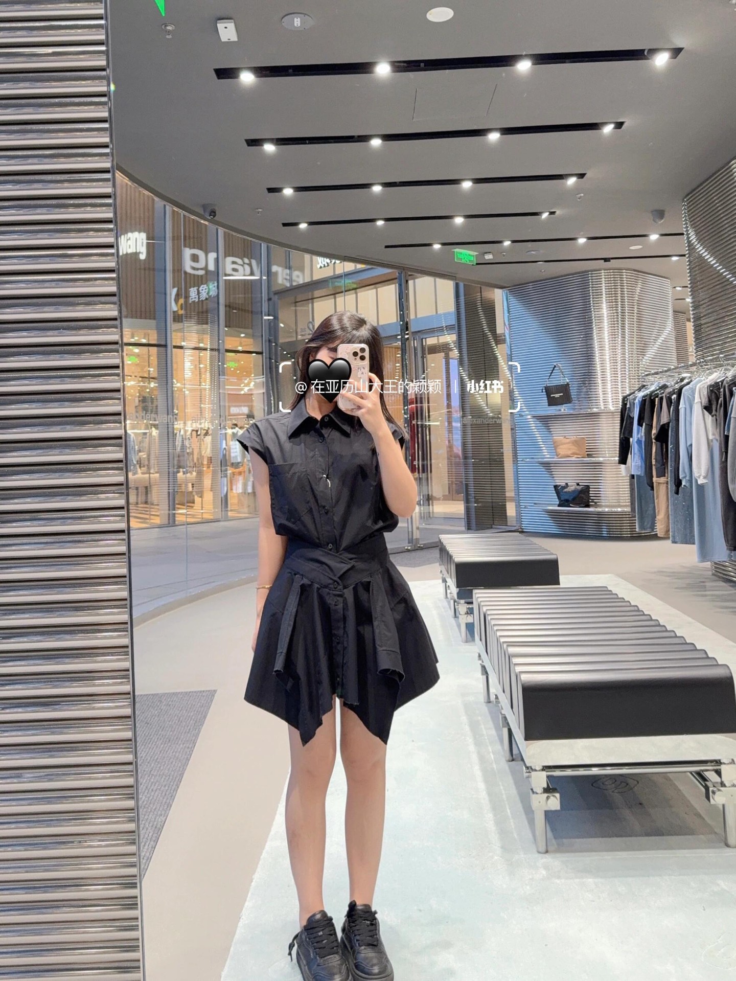 NO:449775,Alexand*r Wang 25Fw early autumn new style irregular spliced ​​cotton poplin shirt skirt丨Exclusive yb development!  High-end production!  The chest pocket decoration logo embroidery, custom logo buttons, the details of the whole piece are too heavy-duty, the style looks taller and slimmer, and the shape is also very high-end. One piece is enough to be highlighted when you go out. The must-have girl must be sold in stock. S/M/L, alexander wang, skirts, shirts, alexander wang19860909Alexand*r Wang 25Fw早秋新款 不规则拼接棉府绸衬衫裙丨独家yb开发！高版出品！胸口口袋饰logo徽标刺绣,定制logo扣子,一整件的细节太重工啦,版型显高显瘦,造型也很高级,出门一件足够有亮点了,大王甜酷女孩必备现货发售S/M/L,,alexander wang,skirts,shirts,alexander wang,Women's clothing