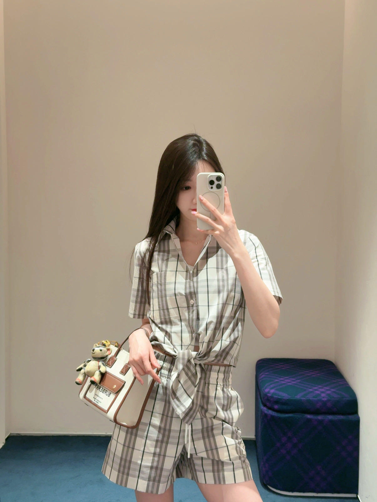 NO:451063,Burber*y 25Ss Spring and Summer New Style, plaid lapel short-sleeved shirt + elastic waist shorts suit | Exclusive high-end production!  Daily casual suit A set of top body comfortable and casual, simple and worry-free classic plaid fabric simple and eye-catching A set of out S/M/L, burberry, shorts, shirts, T-shirts, alexander wang19860909Burber*y 25Ss春夏新款 格纹翻领短袖衬衫+松紧腰短裤套装丨独家高版出品！日常休闲套装 一套上身舒适又日常随性 简简单单无烦恼 经典格纹面料 简约又吸睛 一套出 现货发售S/M/L,,burberry,shorts,shirts,T-shirt,alexander wang,Women's clothing