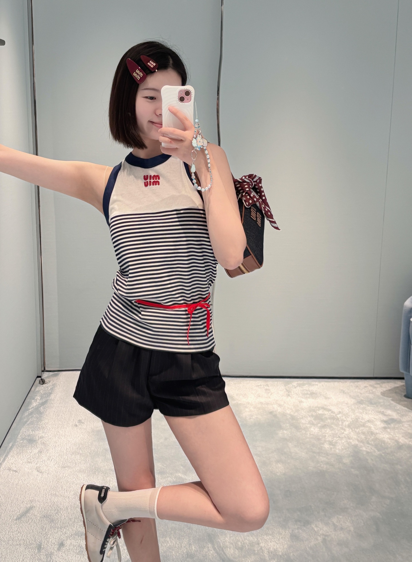 NO:455250,Miumi* 25Fw early autumn new model, micro-standard cotton striped contrasting vest丨Exclusive yb development!  High-end production!  Imported cotton poplin material, breathable and comfortable, full texture, decorated with contrasting brand logo embroidery logo, age-reducing stripes pattern, contrasting rib trim, slim and elastic style, perfect workmanship quality depends on details!  S/M/L, miumiu, alexander wang19860909Miumi* 25Fw早秋新款 微标棉质条纹撞色背心丨独家yb开发！高版出品！进口棉府绸材质 透气舒适 质感十足 饰有撞色品牌标识刺绣徽标 减龄条纹图案 撞色罗纹饰边 修身弹力版型 完美做工品质看细节！现货发售S/M/L,,miumiu,alexander wang,Women's clothing