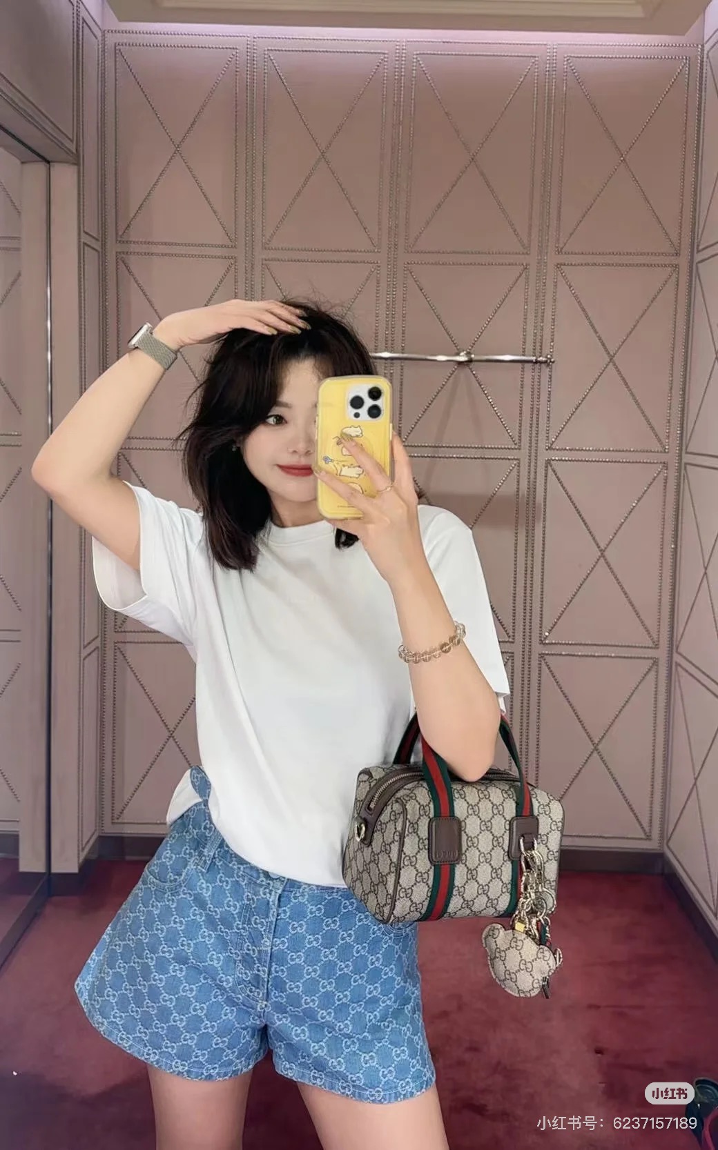 NO:457357,Gucc* 25Fw early autumn new style letter jacquard denim shorts丨Exclusive yb development!  High-end production!  Imported jacquard denim material, comfortable texture, crisp and stylish Enzyme washing technology, presents a retro color rubbing High-waist buckle symmetrical pocket pattern design, adding layered styling The whole body is full of iconic letter logo elements, highlighting the brand tone High-waist wide-leg shorts cut, leather logo embellishment, presenting a casual and free style of dressing, fashionable and fashionable. S/M/L on sale, gucci, shorts, alexander wang19860909Gucc* 25Fw早秋新款 字母提花牛仔短裤丨独家yb开发！高版出品！进口提花牛仔材质,质感舒适,挺括有型 酵素水洗工艺,呈现复古擦色感 高腰系扣对称口袋版型设计,增添造型层次感 通体满印标志性字母徽标元素,彰显品牌调性 高腰阔腿短裤剪裁,皮标点缀亮眼 呈现随性自由的穿搭风格,穿搭时髦洋气 现货发售S/M/L,,gucci,shorts,alexander wang,Women's clothing