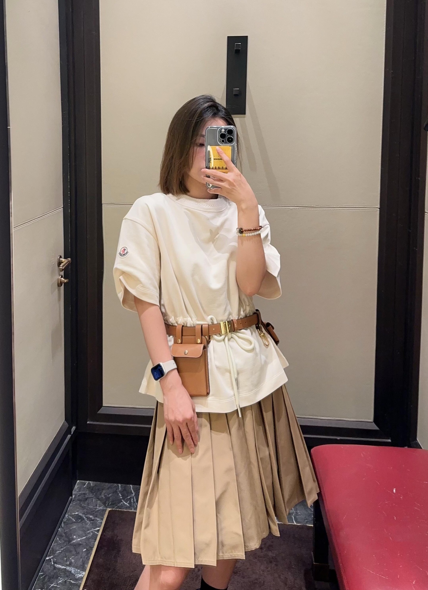 NO:457800,Monc* 25Fw early autumn new model Heavy industry spliced ​​round neck drawstring waist short-sleeved T-shirt丨Exclusive yb development!  High-end production!  Exquisite neckline knitted splicing, waist drawstring, top body looks great, custom-made latest embroidery label 1:1 customization, low-key and luxurious!  A must-have item for fashionable things unlocks all outfits!  Determine the quality of my home!  Classic items are fashionable and high-end, and the classic style is versatile and not picky!  S/M/L, T-shirt,tees,t-shirt,alexander wang19860909Monc* 25Fw早秋新款 重工拼接圆领抽绳收腰短袖T恤丨独家yb开发！高版出品！精致领口针织拼接 腰部抽绳上身巨好看 定制最新刺绣贴标1:1定制 低调奢华！时髦精必备单品解锁所有穿搭！认准我家品质！经典单品时髦又高级,经典版型百搭不挑人！现货发售S/M/L,,T-shirt,tees，t-shirt,alexander wang,Women's clothing