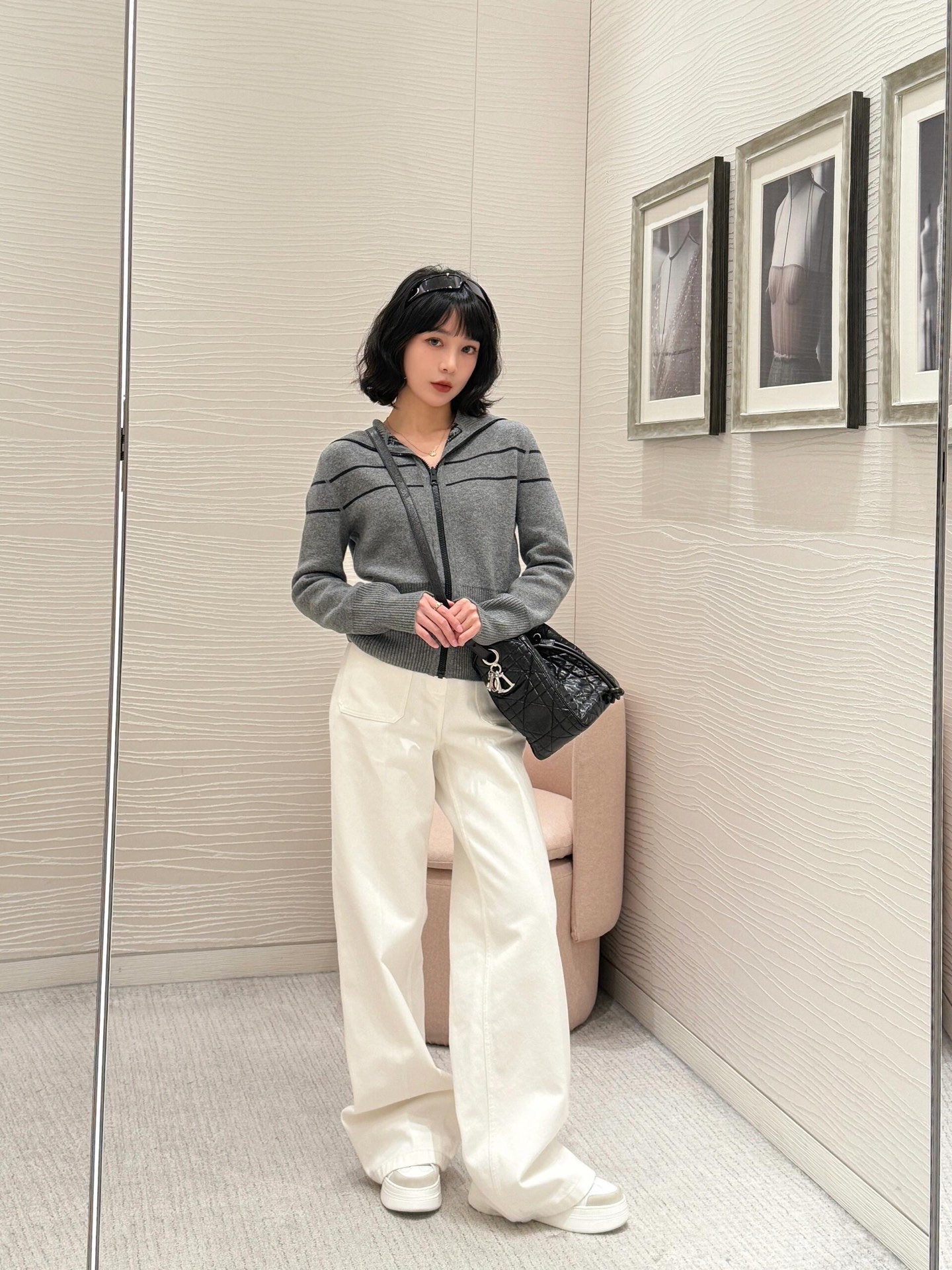 NO:458685,Dio* 25Fw autumn and winter new style, double-sided old-fashioned logo zipper cashmere jacket丨Exclusive yb development!  High-end production!  The jacquard double weaving craftsmanship on the back is luxurious and handsome!  The large lapel is fashionable and high-end!  A rich and beautiful woman must come in!  The classic style is not picky about people, and the upper body looks huge and slim!  Swiss machine embroidery sewing tray technology, imported cashmere yarn double-sided jacquard fabric, highly recommended single products. S/M/L, dior, jackets & coats, alexander wang19860909Dio* 25Fw秋冬新款 双面穿老花logo拉链羊绒外套丨独家yb开发！高版出品！后背字母提花双织工艺奢华帅气！大翻领时髦又高级！白富美必入！经典版型不挑人上身巨显瘦！瑞士机刺绣缝盘工艺,进口羊绒纱线双面提花面料,强烈推荐单品.现货发售S/M/L,,dior,jackets & coats,alexander wang,Women's clothing