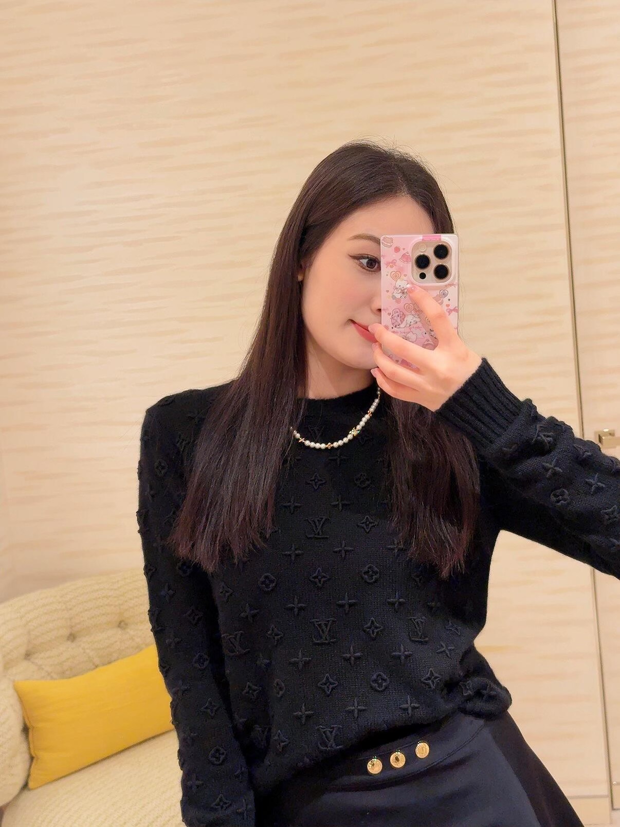 Louis Vuitton 3D Embossed Logo Cashmere Sweater, Early Autumn Collection 5 i1757748849599 6800 0 3