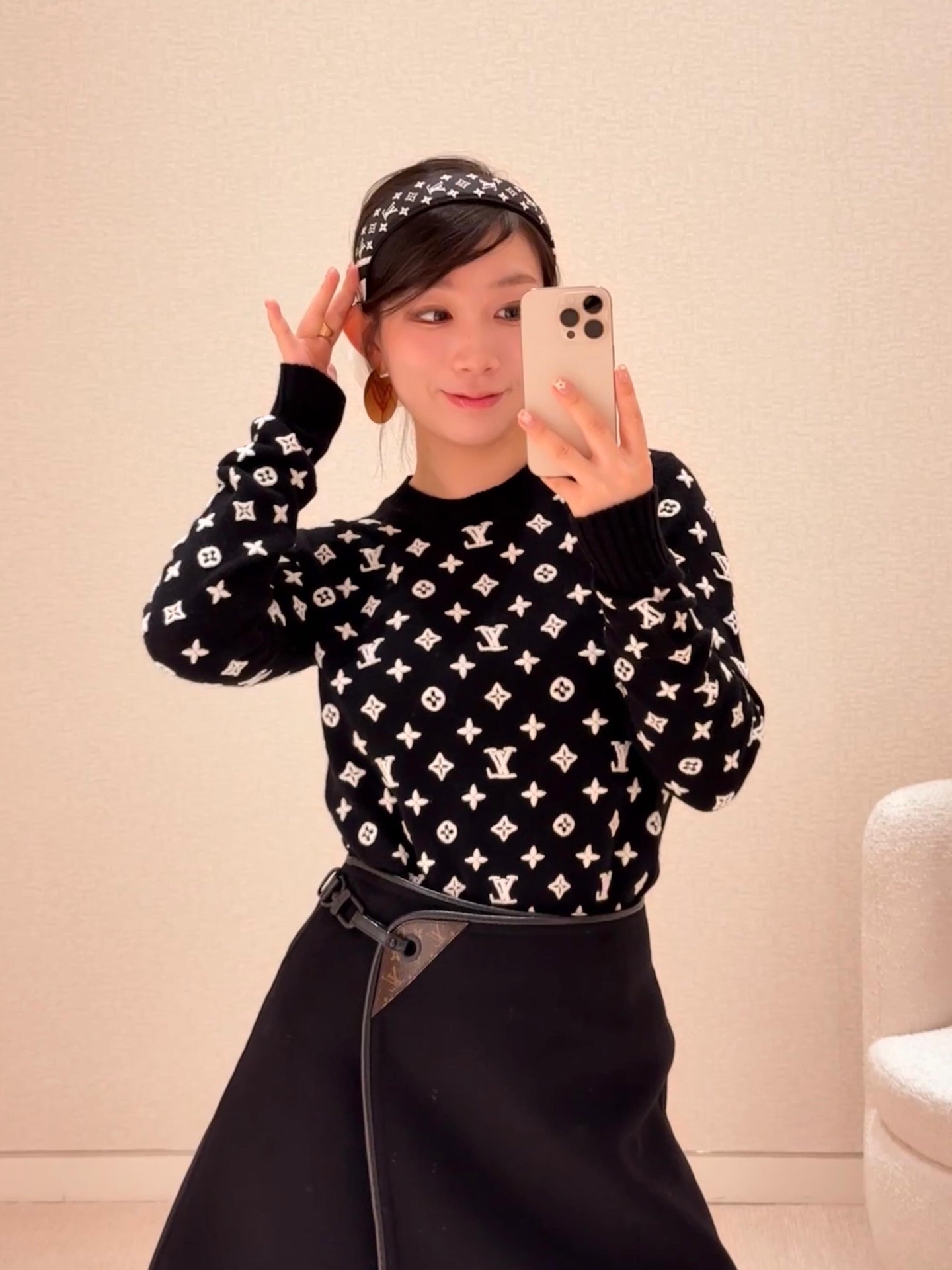 Louis Vuitton 3D Embossed Logo Cashmere Sweater - Early Autumn Collection 5 i1757748977864 3845 0 3