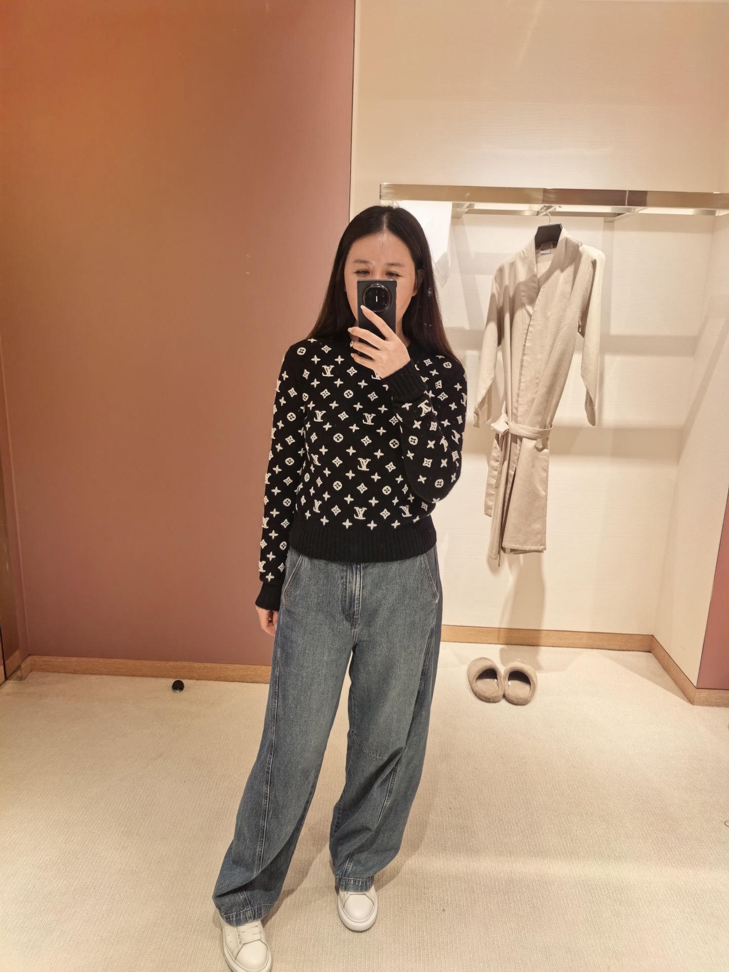 Louis Vuitton 3D Embossed Logo Cashmere Sweater - Early Autumn Collection 8 i1757748980018 706 0 6