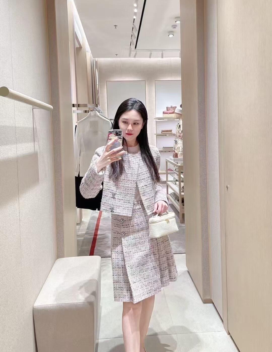 Elegant Tweed Skirt Suit Set, Women's Wool Blend Outfit with Pearl Button Detail 3 i1757931976164 3115 0 2