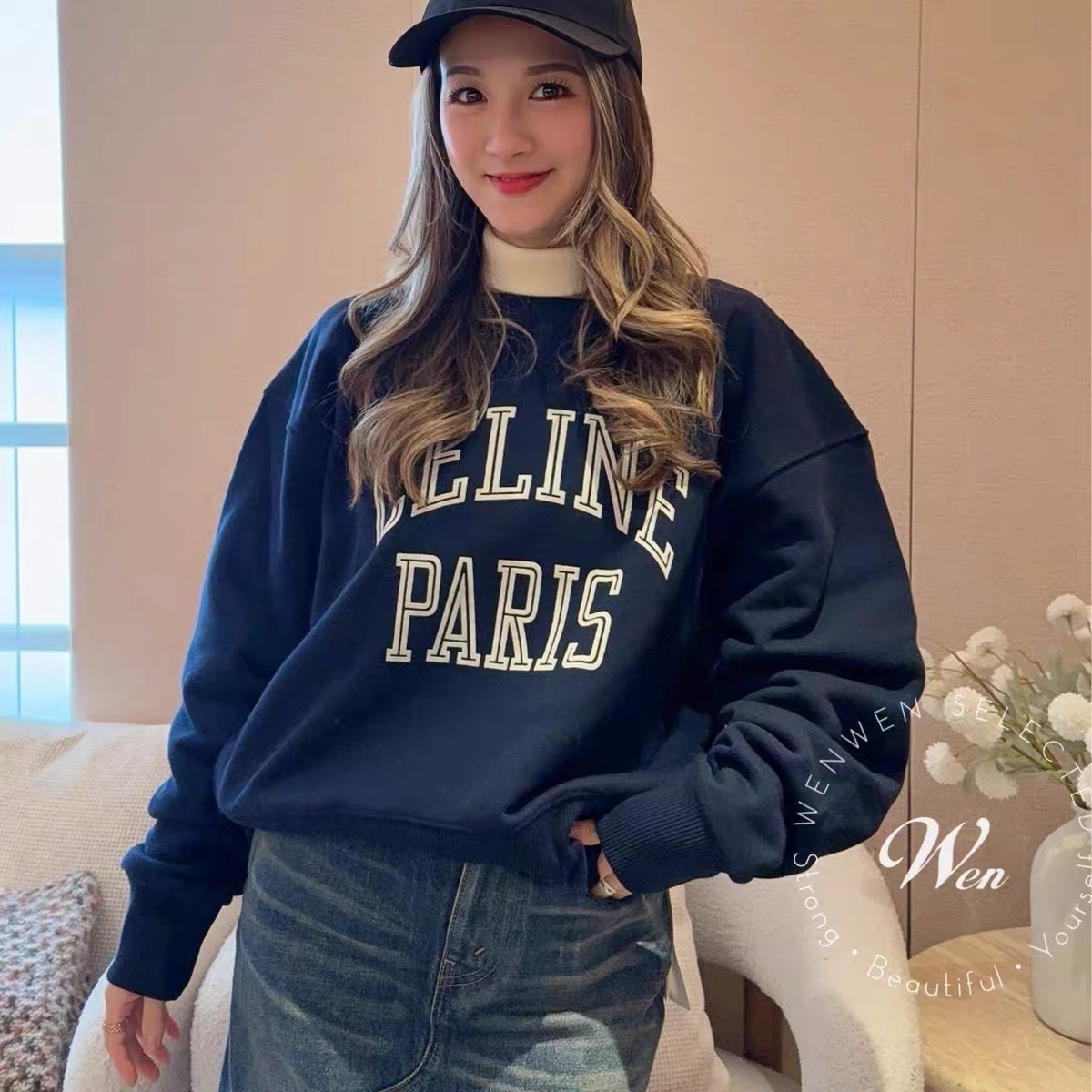 NO:508495,Celin* 25FW early autumn new style, white letter logo, navy blue round neck sweatshirt丨Exclusive yb development!  High-end production!  The background of the navy blue is rich and high-end, just like the midnight on the banks of the Seine, with a sense of luxury in silence; the white letter logo is presented in retro American fonts, full of three-dimensionality, instantly locking the visual focus firmly, and the brand recognition is full. The round neck design is classic and versatile, and can be worn alone to show casualness, or a high neck can be worn inside to create a layered layering, which can be easily adapted to the diverse outfit scenes in autumn and winter. S/M/L is available in stock, celine, hoodie, sweatshirts, alexander wang19860909Celin* 25FW早秋新款 白字母logo藏蓝色圆领卫衣丨独家yb开发！高版出品！藏蓝色的底色浓郁且高级,如同塞纳河畔的午夜,沉静中透着奢感；白色字母logo以复古美式字体呈现,立体感十足,瞬间将视觉焦点牢牢锁住,品牌辨识度拉满.圆领设计经典百搭,可单穿彰显随性,也能内搭高领打底,打造叠穿层次感,轻松适配秋冬多元穿搭场景.现货发售S/M/L,,celine,hoodie,sweatshirts,alexander wang,Women's clothing