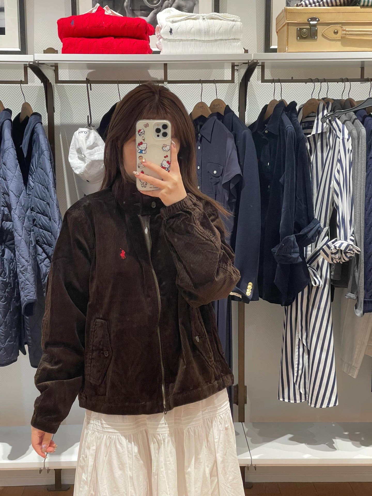 NO:576487,Ralph La*ren 25Fw new autumn and winter retro corduroy jacket丨Exclusive high-end version!  The thick and skin-friendly corduroy fabric is used to keep you warm and stylish in autumn and winter. The neat short version is friendly to all body shapes. It is made of retro brown and olive green fabrics with a texture and temperature accumulated over time; stand-up collar design, metal zipper and logo  The embroidery of the sexy pony logo and the tough tone of American retro workwear allow this jacket to wander freely on the border between retro and classic. Every detail tells the fashion heritage of American retro. Available in stock S/M/L, loro  piana,jackets & coats,jackets & coats,alexander wang19860909Ralph La*ren 25Fw秋冬新款 复古灯芯绒夹克外套丨独家高版出品！选用厚实且亲肤的灯芯绒面料,秋冬穿着保暖又有型.利落短款版型对各种身形友好,采用复古棕与橄榄绿面料,自带岁月沉淀的质感温度；立领设计、金属拉链与标志性小马标刺绣,复刻美式复古工装的硬朗腔调,让这件夹克在复古与经典的边界肆意游走,每一处细节都在诉说美式复古的时尚传承.现货发售S/M/L,,loro piana,jackets & coats,jackets & coats,alexander wang,Women's clothing