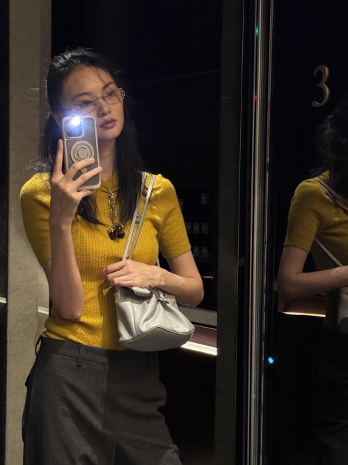 Prada Wool Knit Top with Detachable Pendant - Early Fall 25FW Collection 2 Prada Wool Knit Top with Detachable Pendant - Early Fall 25FW Collection