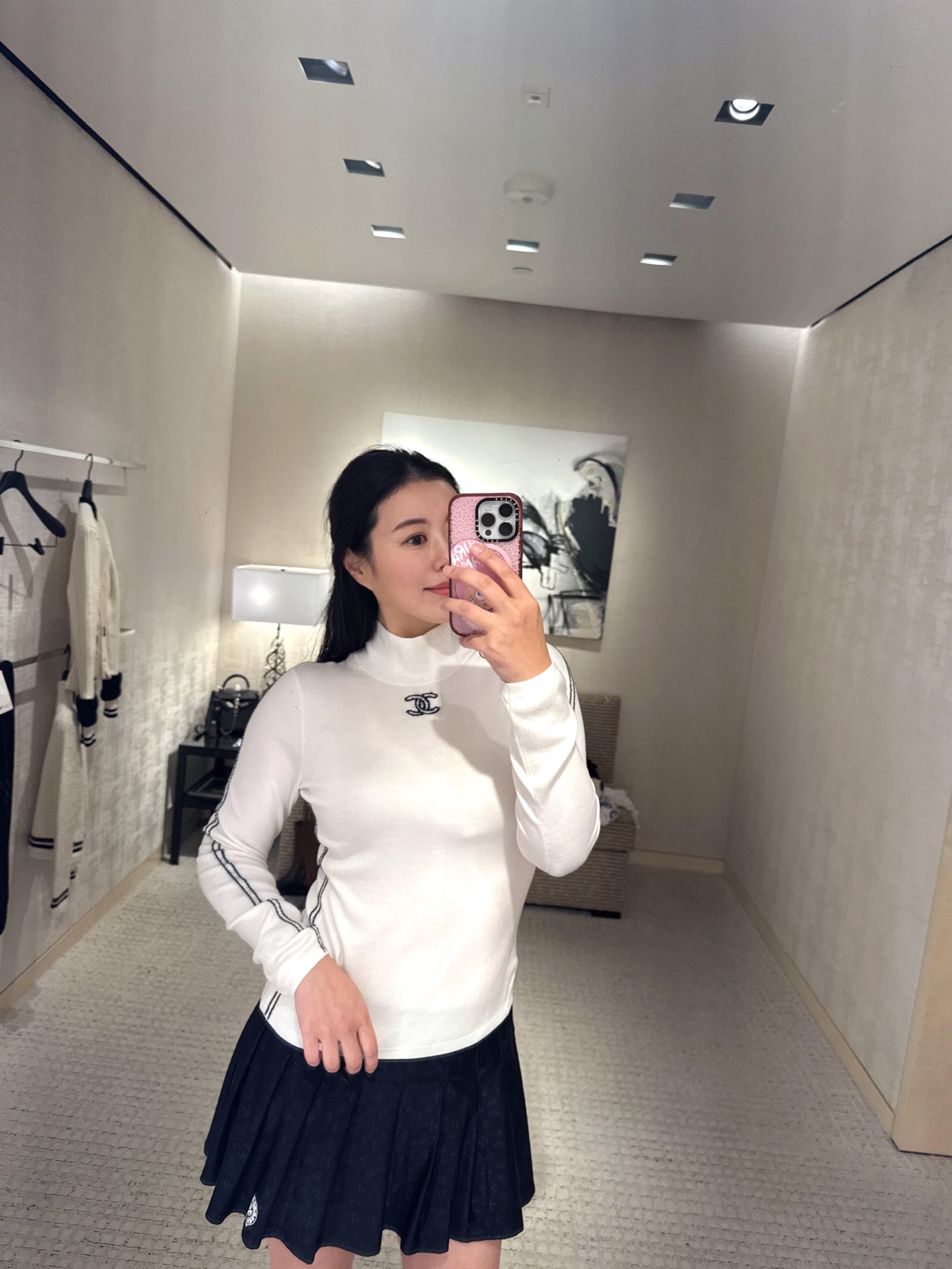 NO:590860,Chan*l 25N ski series double C line turtleneck wool sweater丨Exclusively developed by yb!  High quality production!  The fine wool blended knitted fabric is close to the skin and not tight. The high collar is just right for autumn and winter. The embroidered double Cs at the neckline and the contrasting lines on the sleeves/side waist hide the brand recognition in the details. It is low-key and elegant!  It can also be used as an interior match to suit various styles. It is the 'King of Atmosphere' in the basic style~ Available in stock S/M/L, Chanel, Alexander Wang19860909Chan*l 25N滑雪系列 双C线条高领羊毛针织衫丨独家yb开发！高版出品！精选细支羊毛混纺针织,贴肤不紧绷,高领刚好适配秋冬,领口处的刺绣双C+袖身/侧腰的撞色线条,把品牌辨识度藏在细节里,低调又显贵！又能当内搭适配各种风格,是基础款里的“氛围王炸”~现货发售S/M/L,,chanel,alexander wang,Women's clothing