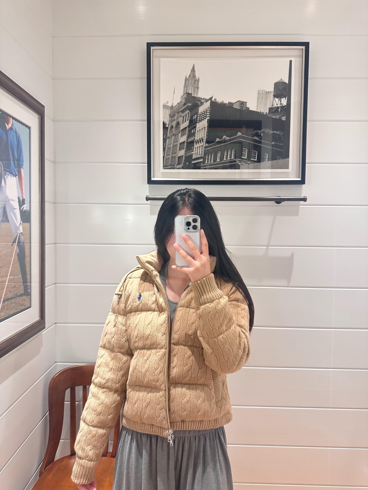 NO:666809,Ralph Lau*en 25Fw new autumn and winter old money style wool cable down jacket hooded jacket丨Exclusively developed by yb!  Top quality production!  Use wool cable knitting and down filling to create new tricks!  The soft and waxy wool texture is paired with fluffy down, which is warm and has the lazy texture of an old-money family. The hooded design makes it more casual. The camel color is gentle and noble, and the gray is low-key and versatile. Whether it is worn with jeans or corduroy pants, it is a relaxed style with a full autumn and winter atmosphere ~ Available now S/M/L,,loro piana,jeans,jackets & coats,down jacket,hats, 19860909Ralph Lau*en 25Fw秋冬新款 老钱风羊毛绞花羽绒服连帽外套丨独家yb开发！顶级高版出品！把羊毛绞花针织和羽绒填充玩出了新花样！软糯的羊毛肌理搭配蓬松羽绒,暖乎乎还自带老钱家族的慵懒质感,连帽设计更添随性.驼色温柔显贵,灰色低调百搭,不管搭牛仔裤还是灯芯绒裤,都是秋冬氛围感拉满的松弛感穿搭～现货发售S/M/L,,loro piana,jeans,jackets & coats,down jacket,hats, ,Women's clothing