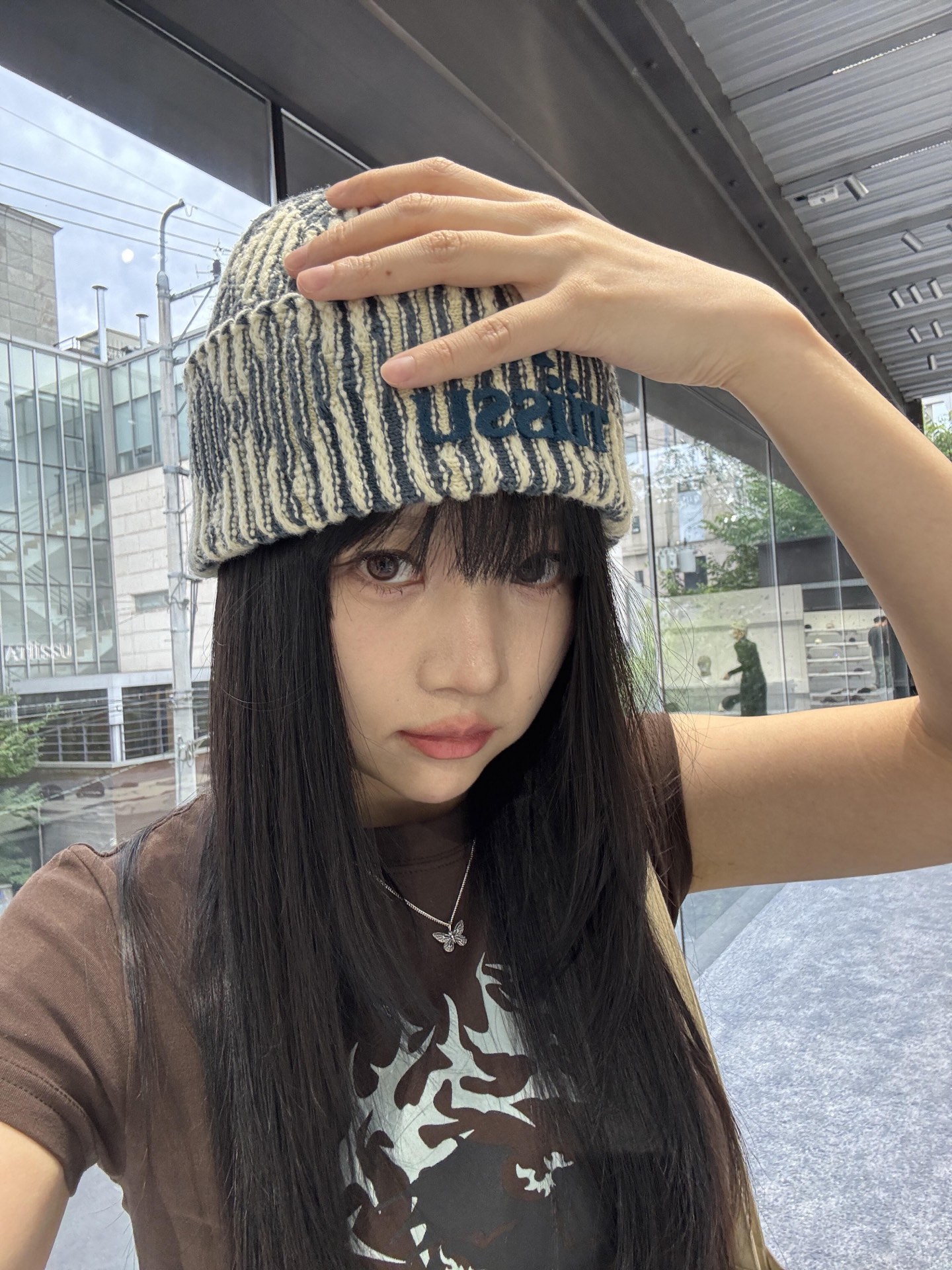 NO:695309,Atii*su 25FW new autumn and winter letter knitted cold hat丨Exclusive high-end version!  Selected soft and waxy knitted fabrics, mixed contrasting color design to break the monotony, exquisite capital letter embroidery craftsmanship, elastic hood that does not wrap around the head, two-color options of wine red retro and dark green cool, easily adapt to different styles, a must-have for autumn and winter concave styles. Ready for sale One size (F),,hats,19860909Atii*su 25FW秋冬新款 字母针织冷帽丨独家高版出品！精选软糯针织面料,混纺撞色设计打破单调,大写字母刺绣工艺精致,弹性帽围不勒头,酒红复古、墨绿清冷的双色选择,轻松适配不同穿搭风格,秋冬凹造型必备.现货发售 均码（F),,hats,,Women's clothing