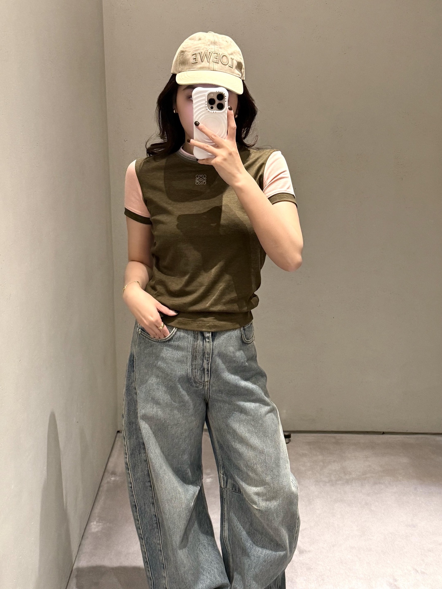 로에베 컬러 블록 아나그램 자수 코튼 반팔 티셔츠 26 SS 상세 이미지 9