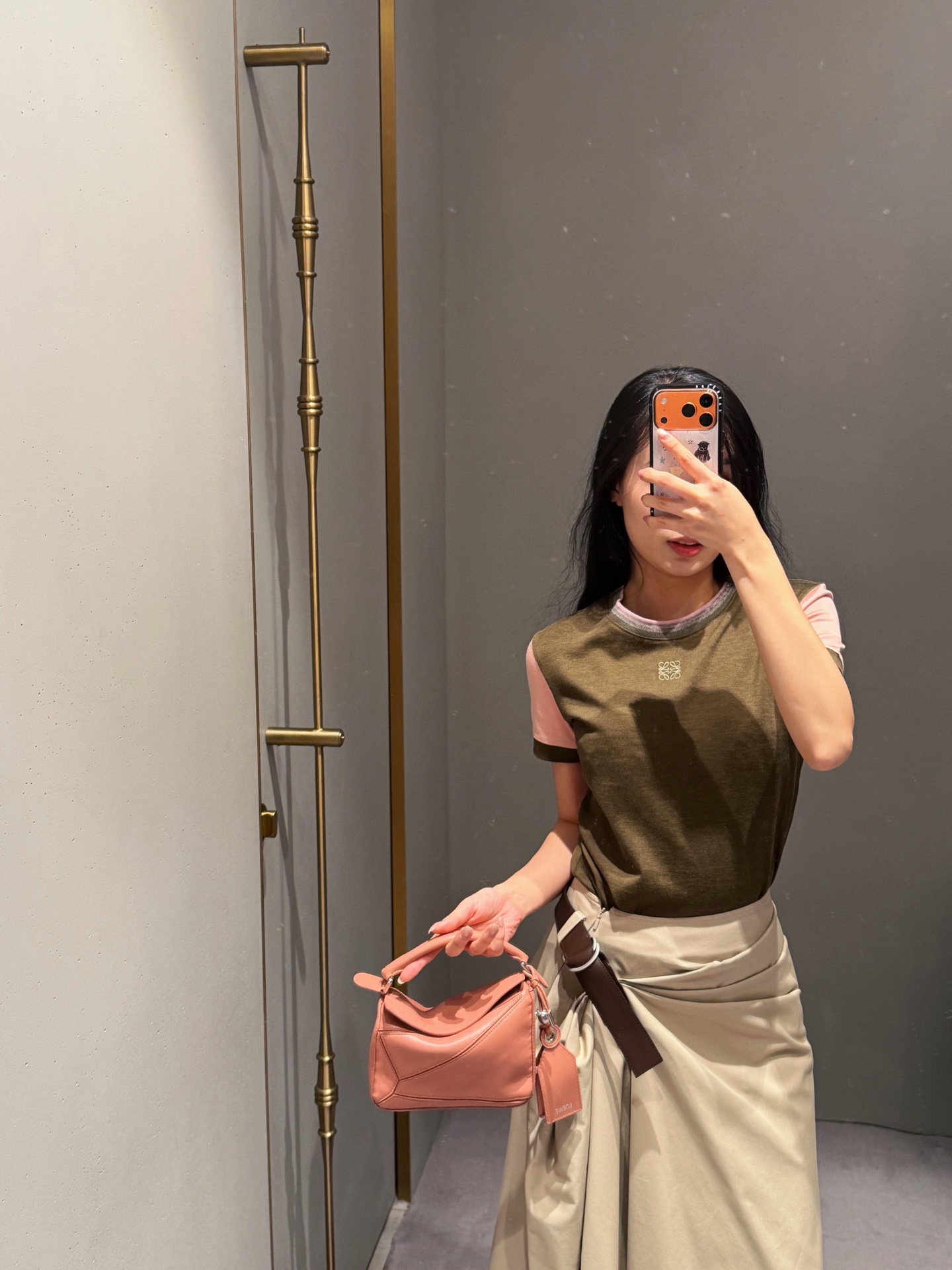 로에베 컬러 블록 아나그램 자수 코튼 반팔 티셔츠 26 SS 상세 이미지 4