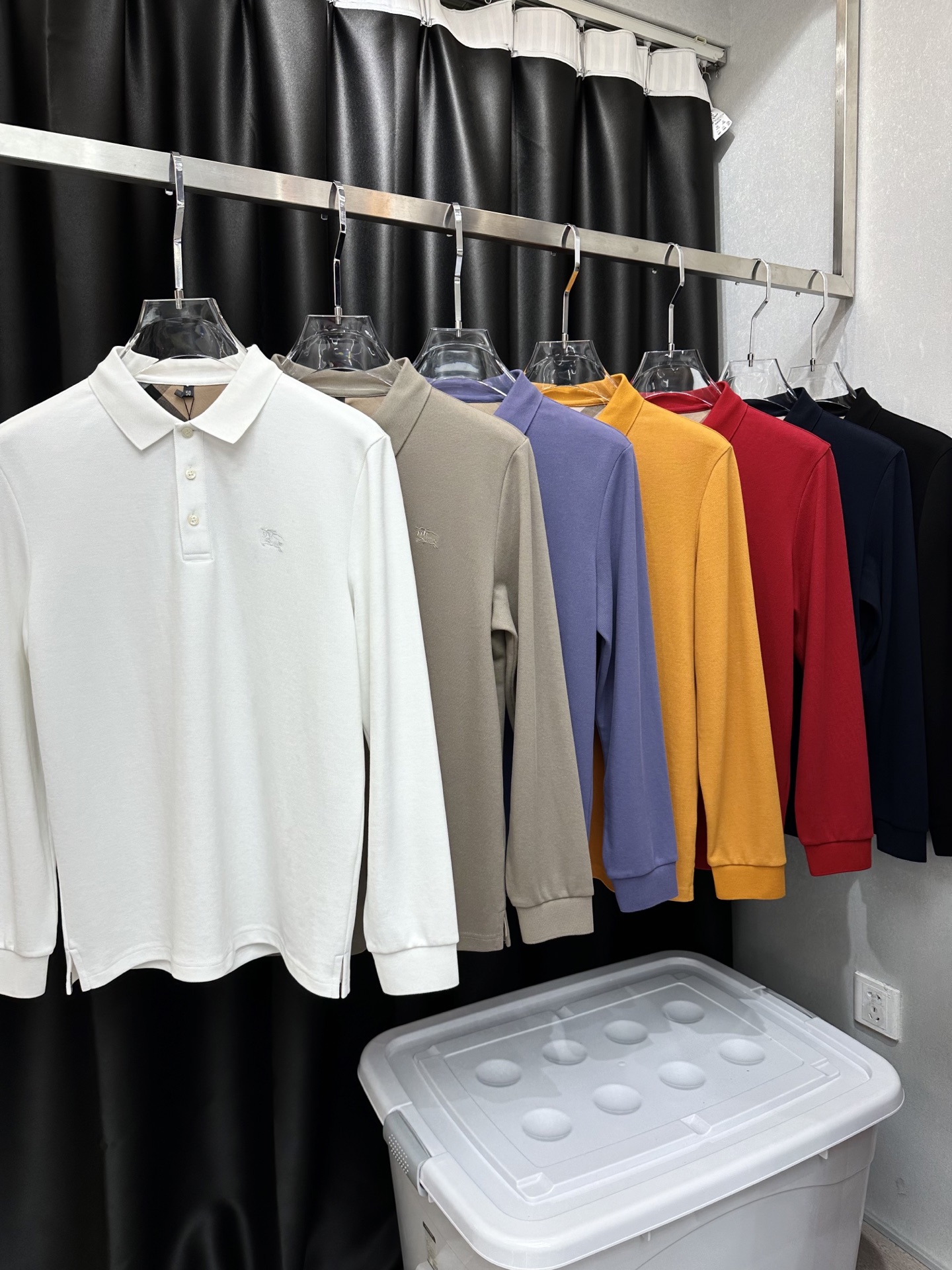 NO:644302,BURBERRY Burberry mercerized Tencel cotton hot product recommendation POLO high-end customized new simple business luxury Polo business casual high-end mercerized pique cotton original custom imported yarn dyeing light and breathable upper body silky and comfortable high-end atmosphere classic versatile code number.M48-4XL58,,burberry,burberry,alexander wang19860909BURBERRY巴宝莉丝光天丝棉 爆品相推荐 POLO高端订制新款简约商务 奢华感Polo 商务休闲高端丝光珠地棉原版定制进口纱线色染轻薄透气 上身丝滑舒适 高端大气经典百搭 码数.M48-4XL58,,burberry,burberry,alexander wang,Men's clothing