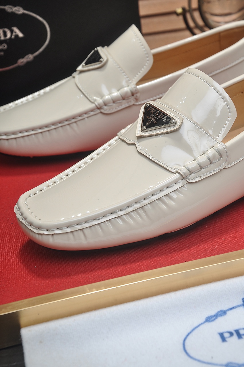 Prada Women's Leather Loafers - Classic Style & Comfortable Fit 9 i1725035151 4703 1