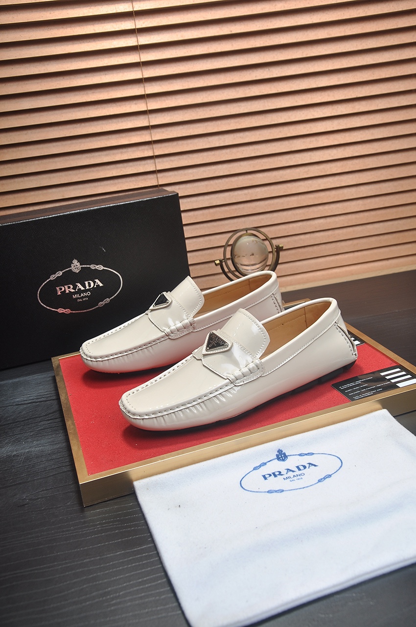 Prada Women's Leather Loafers - Classic Style & Comfortable Fit 4 i1725035151 8919 5