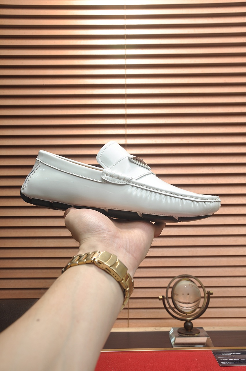 Prada Leather Loafers - Classic Style, Premium Leather, Comfortable Fit 5 i1725035163 3106 0